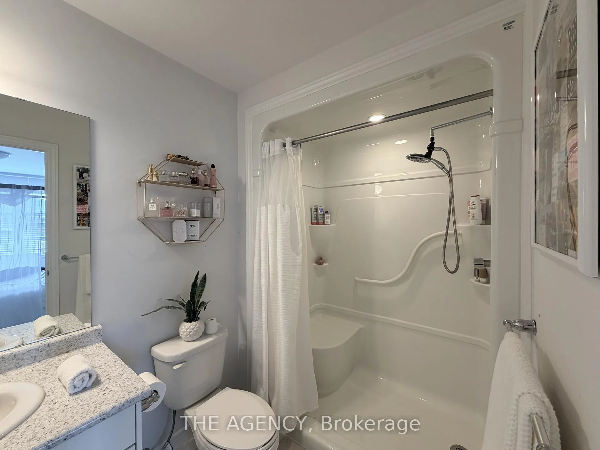 Photo 26 of 28 Baker Lane, Brant, Paris — HOMEH