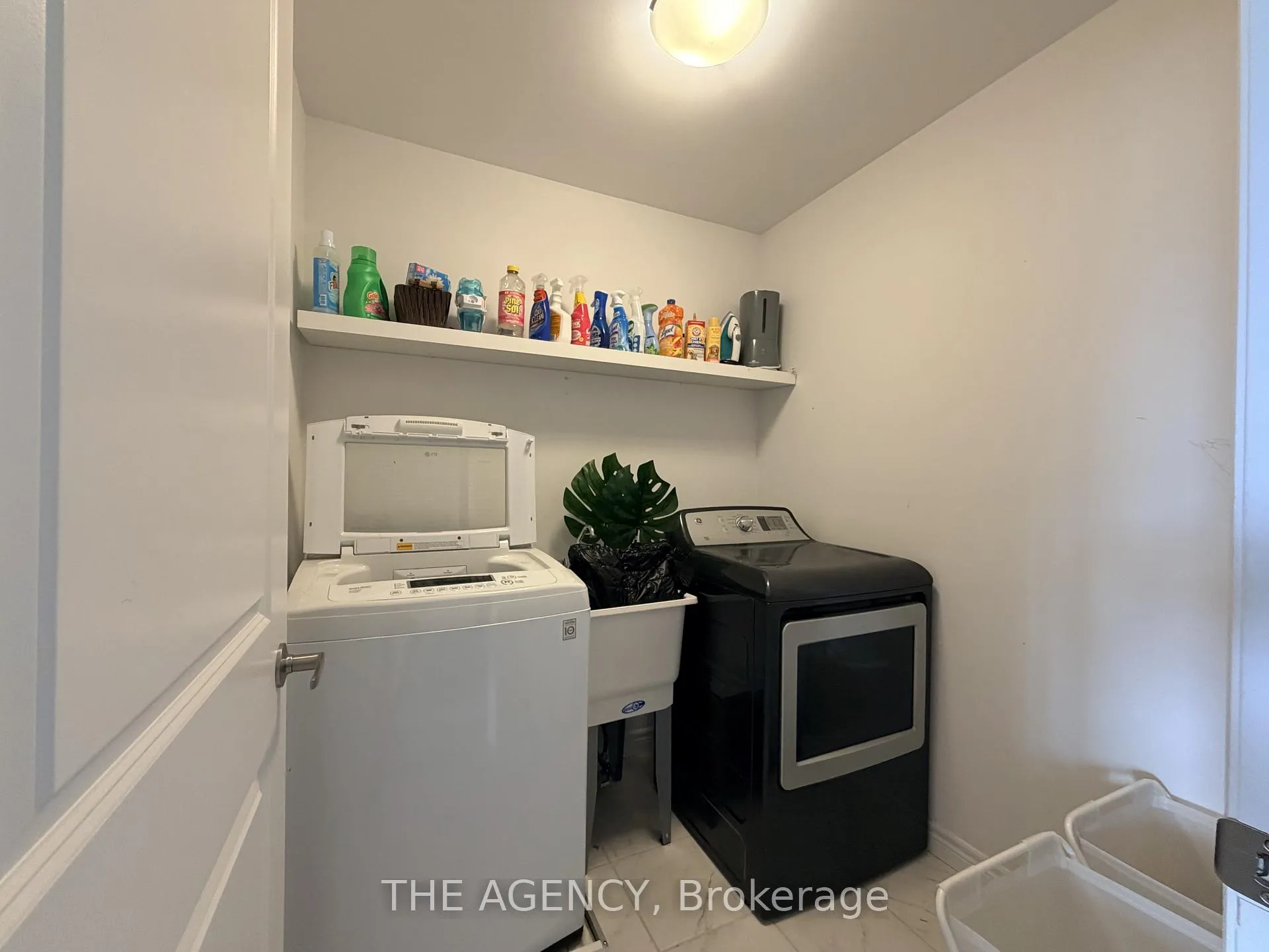 Photo 32 of 28 Baker Lane, Brant, Paris — HOMEH
