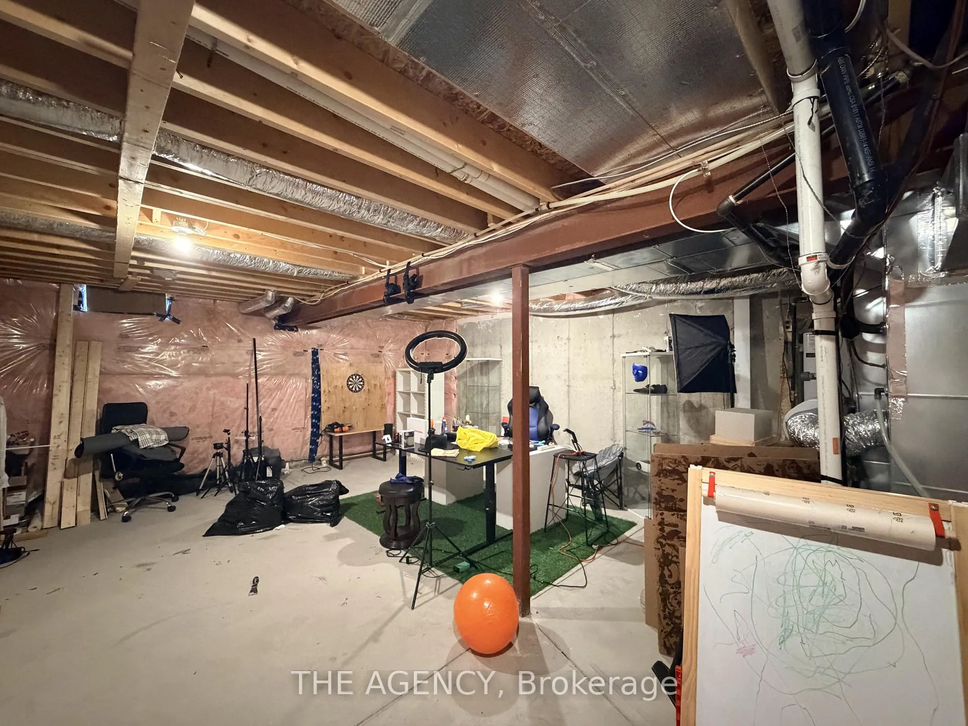 Photo 35 of 28 Baker Lane, Brant, Paris — HOMEH