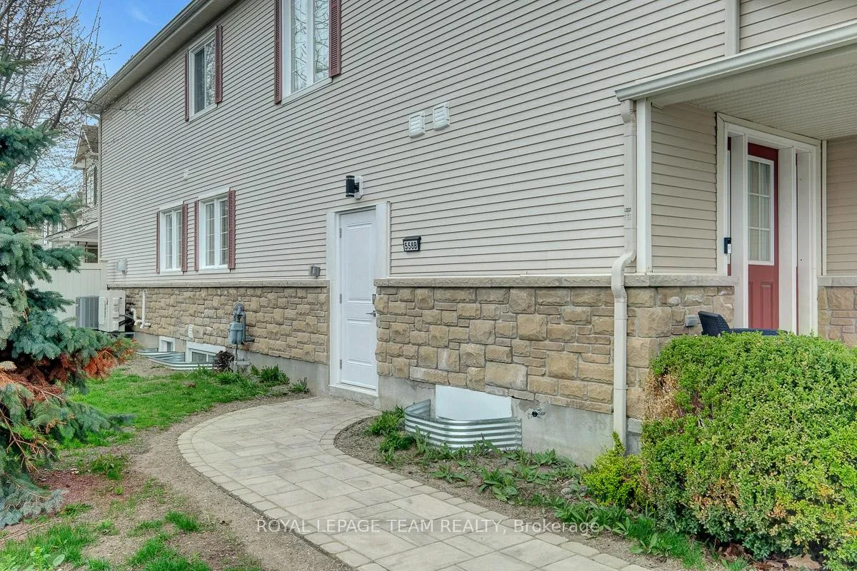 Photo 1 of Unit B, 558 Ashbourne Crescent, Ottawa, Barrhaven - Stonebridge — HOMEH