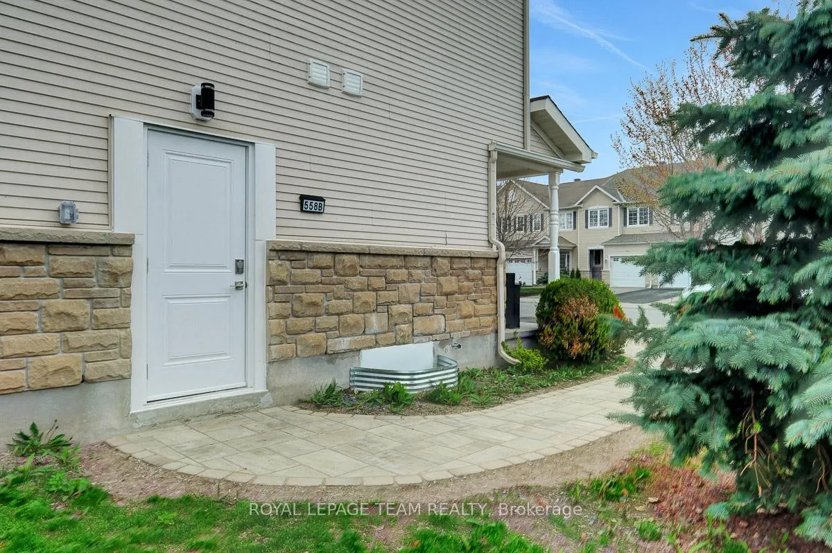 Photo 2 of Unit B, 558 Ashbourne Crescent, Ottawa, Barrhaven - Stonebridge — HOMEH
