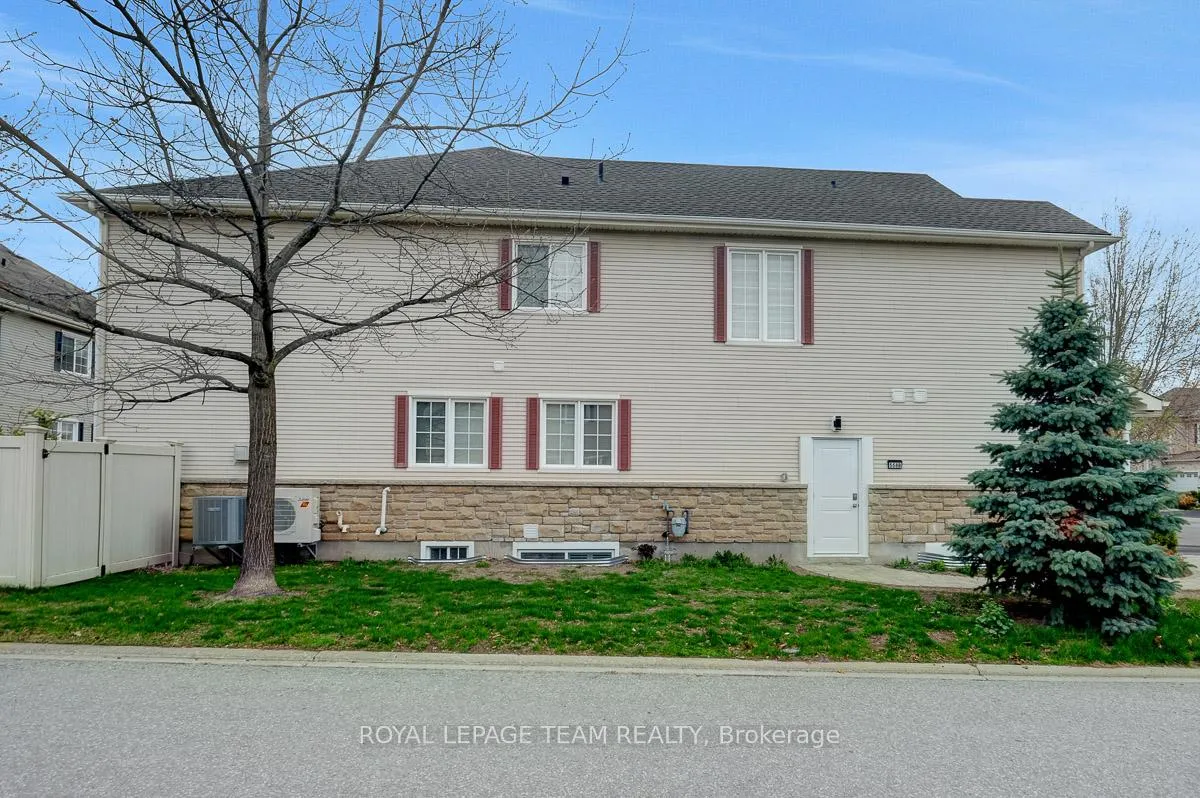 Photo 4 of Unit B, 558 Ashbourne Crescent, Ottawa, Barrhaven - Stonebridge — HOMEH