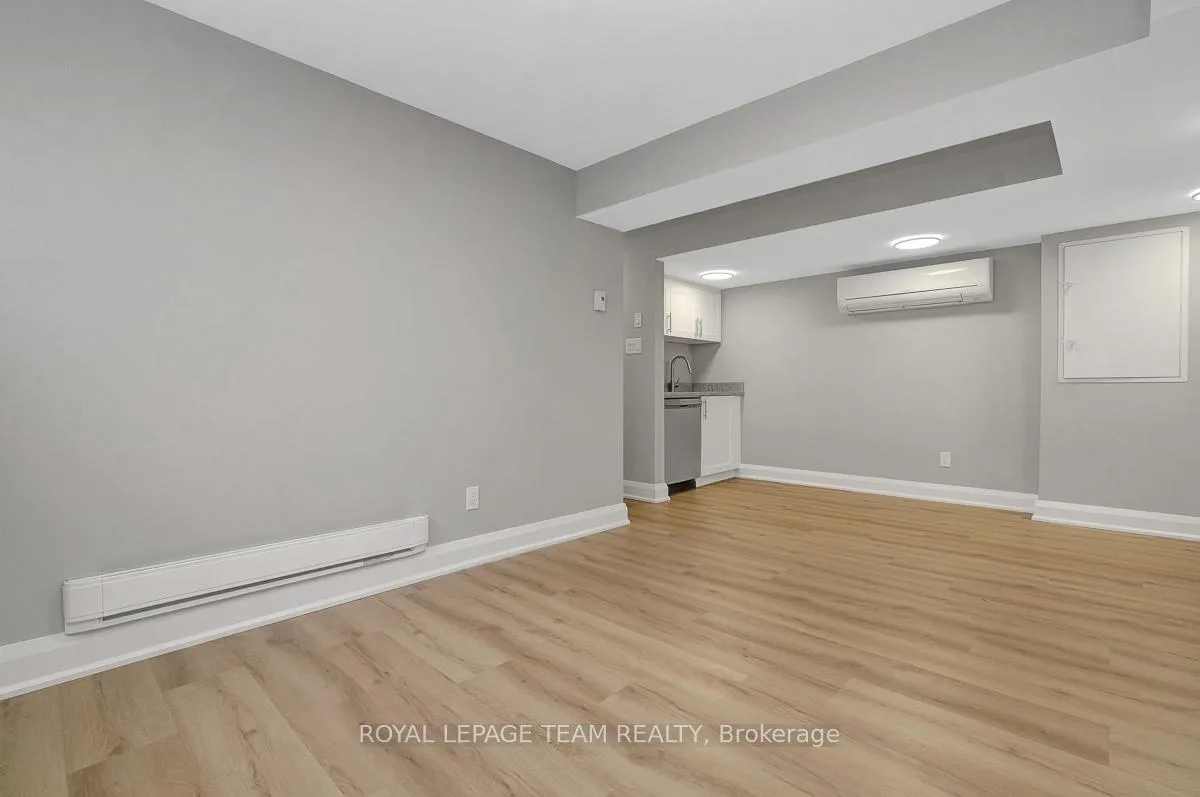 Photo 9 of Unit B, 558 Ashbourne Crescent, Ottawa, Barrhaven - Stonebridge — HOMEH