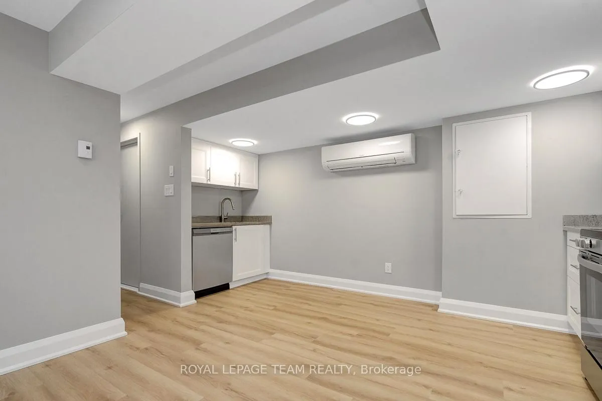 Photo 12 of Unit B, 558 Ashbourne Crescent, Ottawa, Barrhaven - Stonebridge — HOMEH