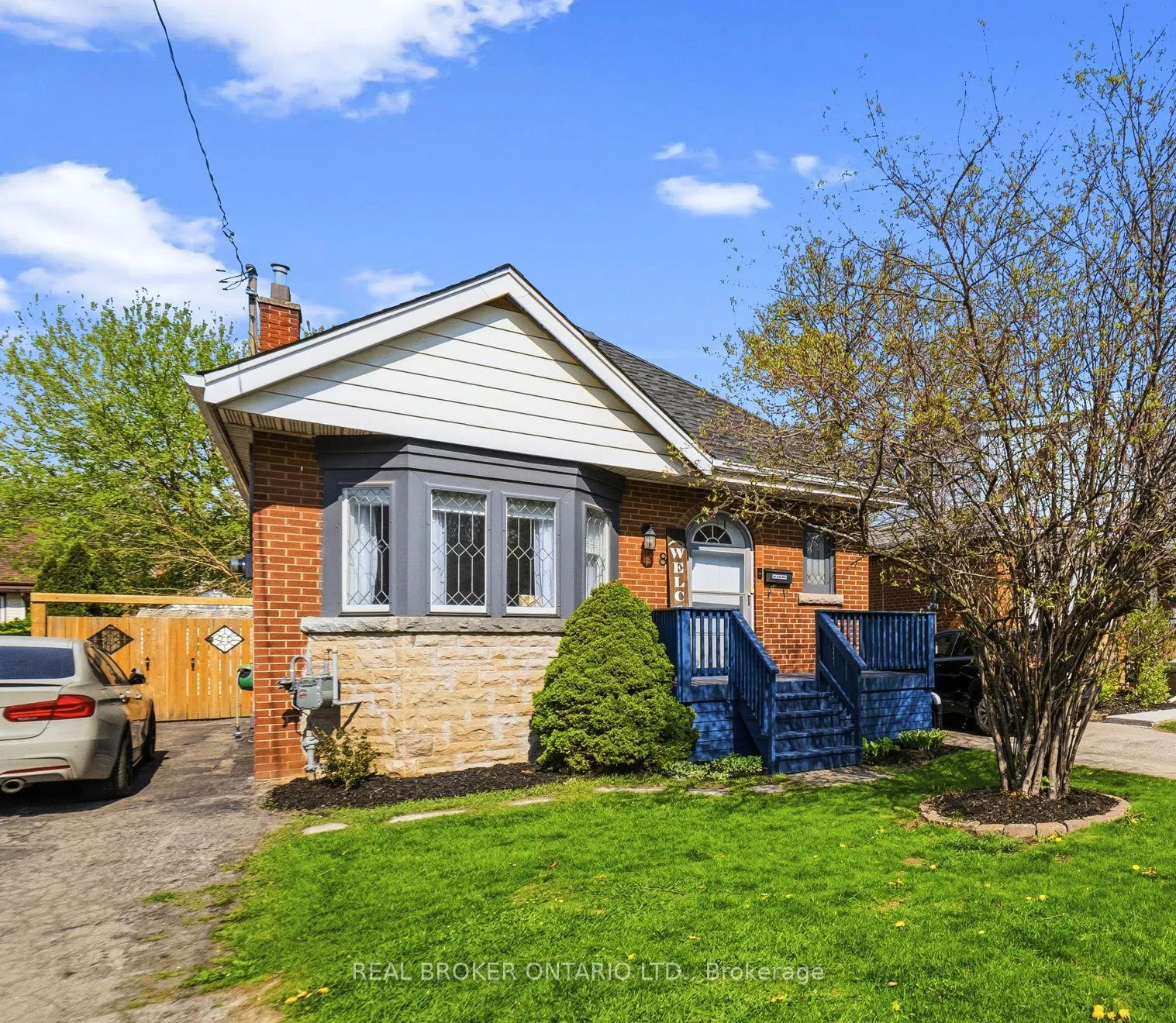 Photo 1 of 8 Barons Avenue S, Hamilton, Bartonville — HOMEH