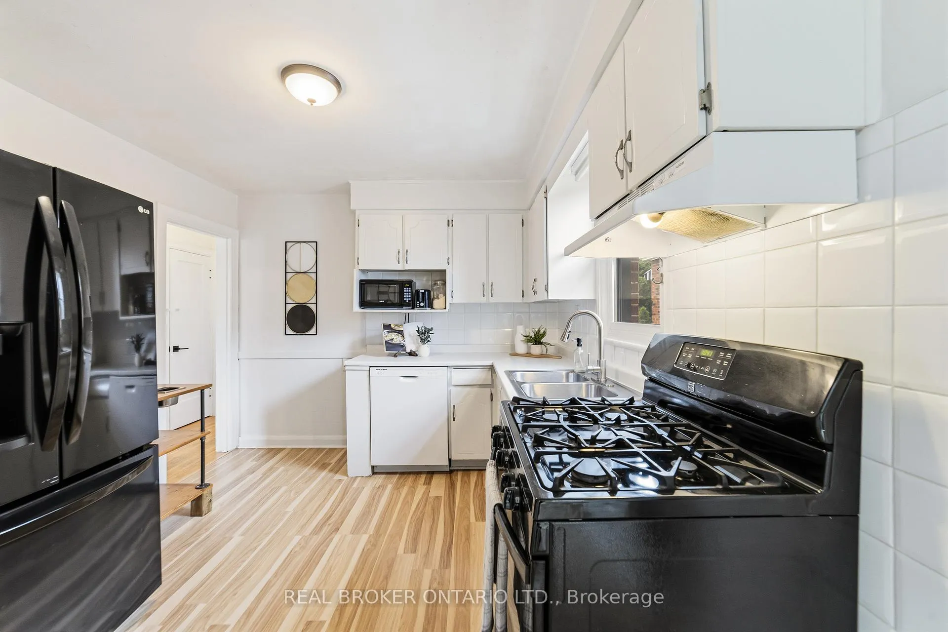 Photo 7 of 8 Barons Avenue S, Hamilton, Bartonville — HOMEH