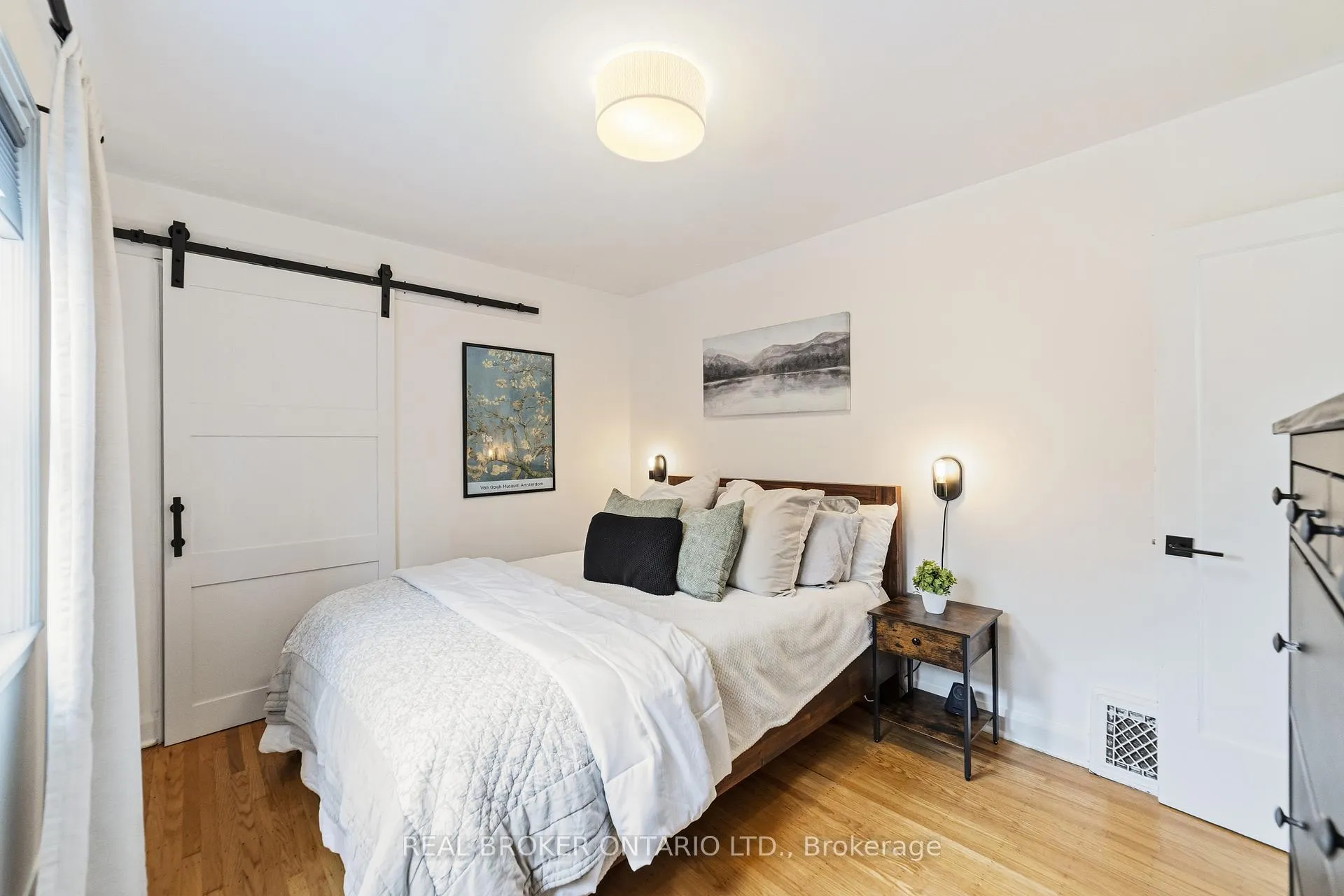 Photo 8 of 8 Barons Avenue S, Hamilton, Bartonville — HOMEH