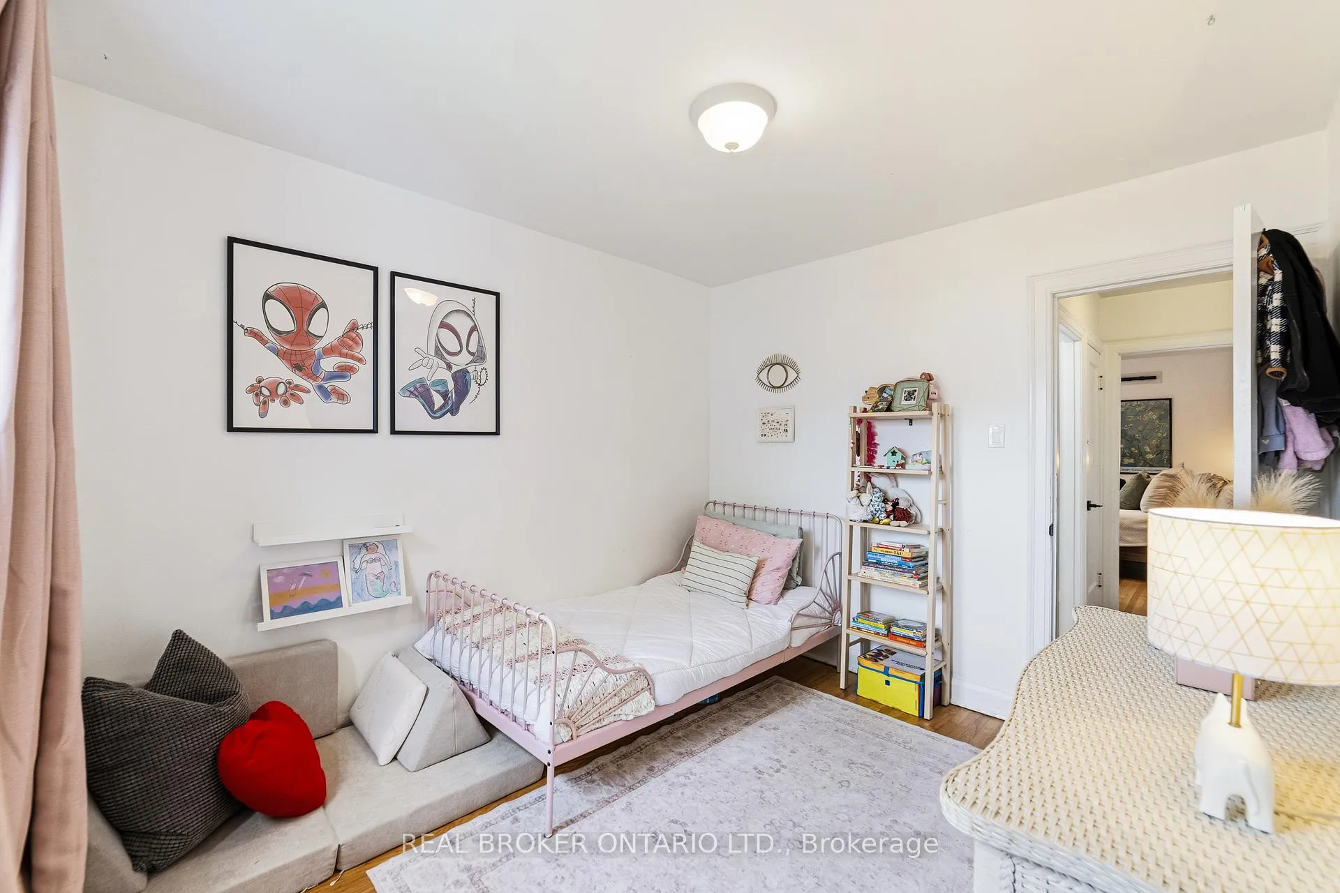 Photo 9 of 8 Barons Avenue S, Hamilton, Bartonville — HOMEH