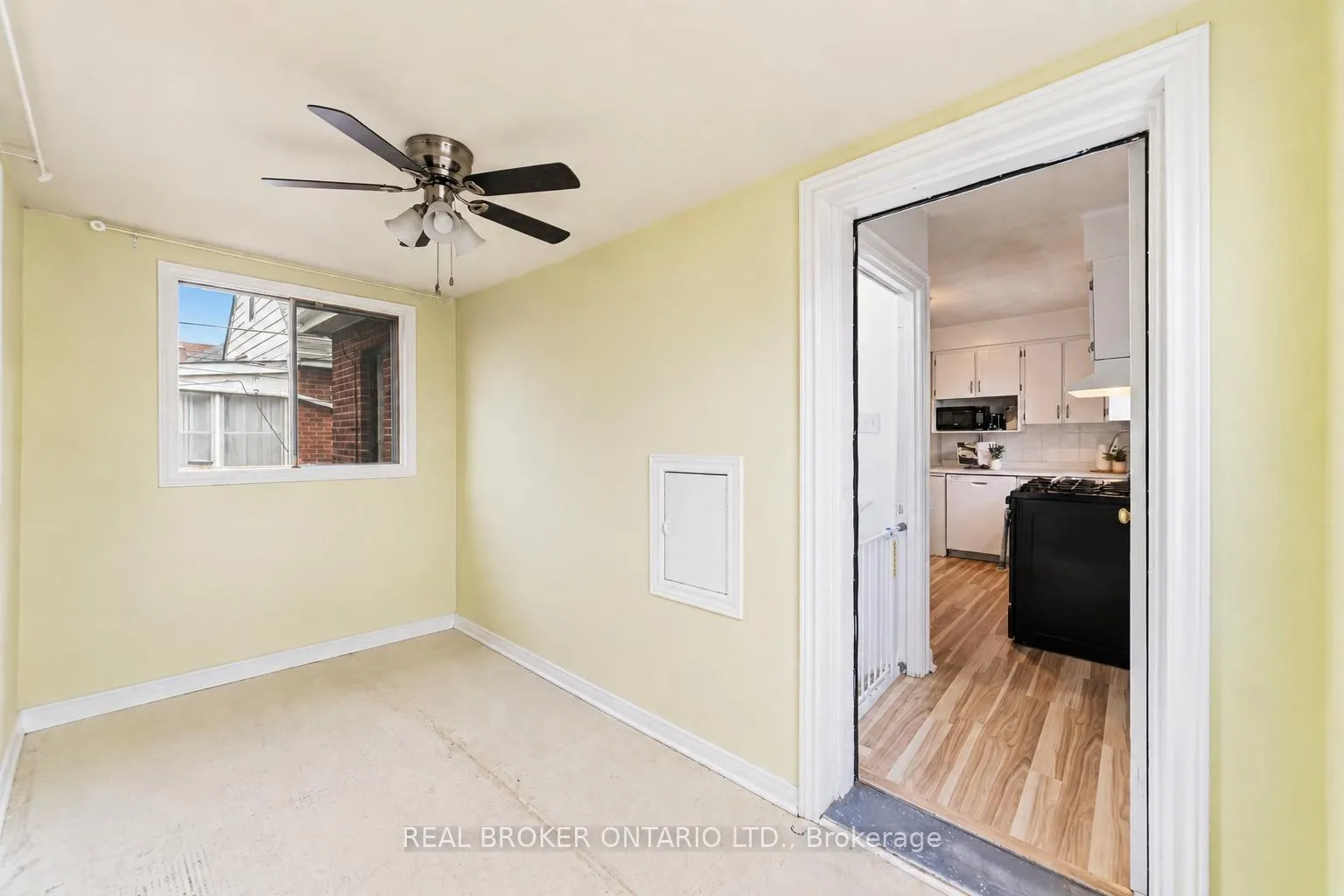 Photo 10 of 8 Barons Avenue S, Hamilton, Bartonville — HOMEH