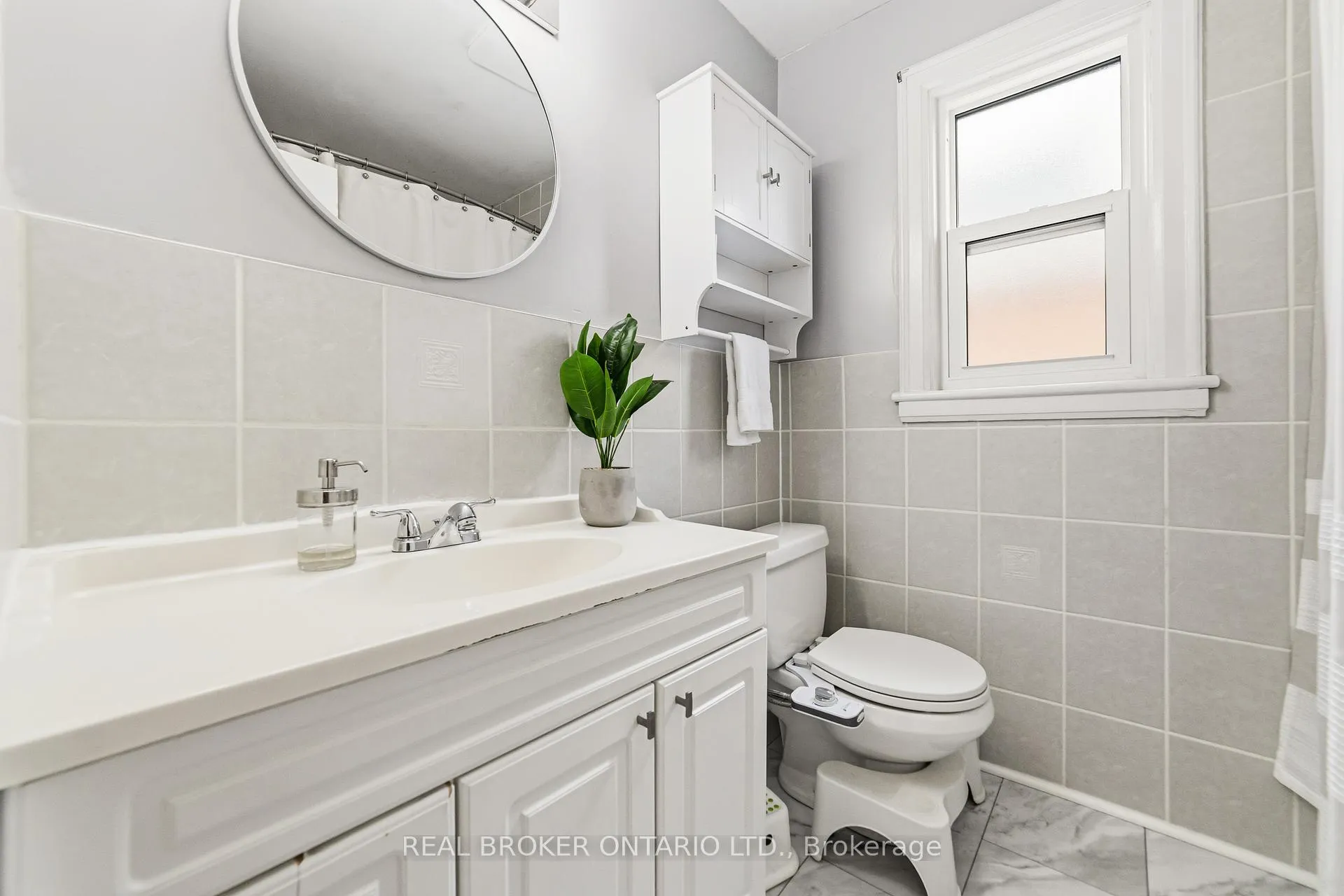 Photo 11 of 8 Barons Avenue S, Hamilton, Bartonville — HOMEH