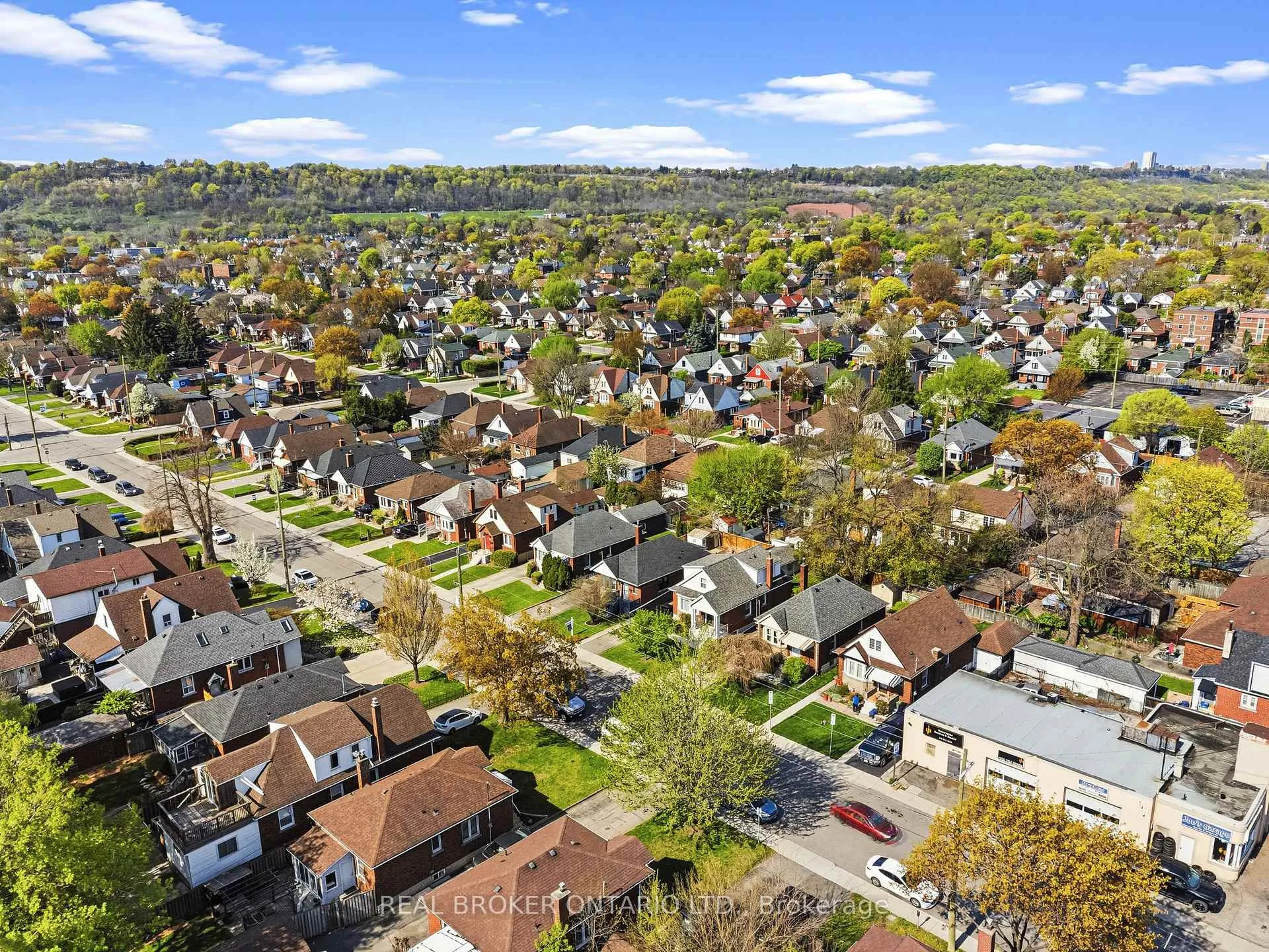 Photo 20 of 8 Barons Avenue S, Hamilton, Bartonville — HOMEH