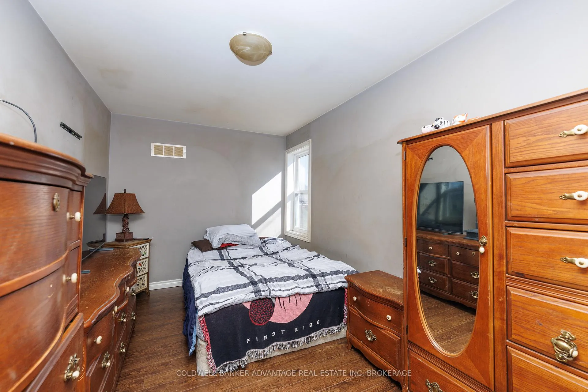 Photo 9 of 108 Burgar Street, Welland, Welland Downtown — HOMEH
