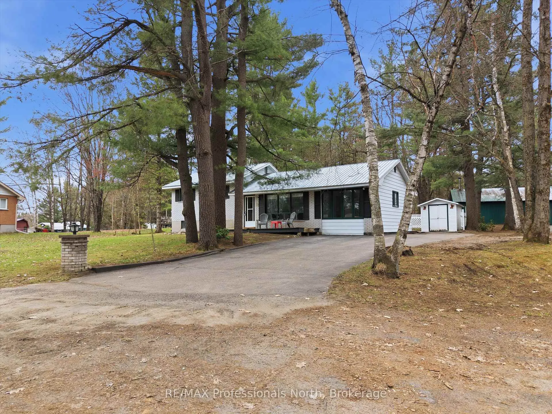 Photo 1 of 11 Beacon Lane, Bracebridge, Macaulay — HOMEH