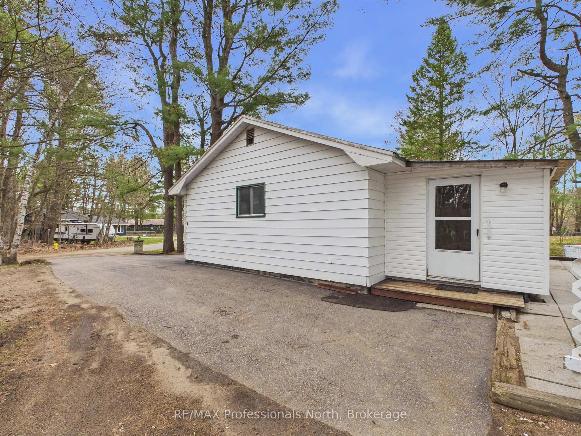 Photo 26 of 11 Beacon Lane, Bracebridge, Macaulay — HOMEH
