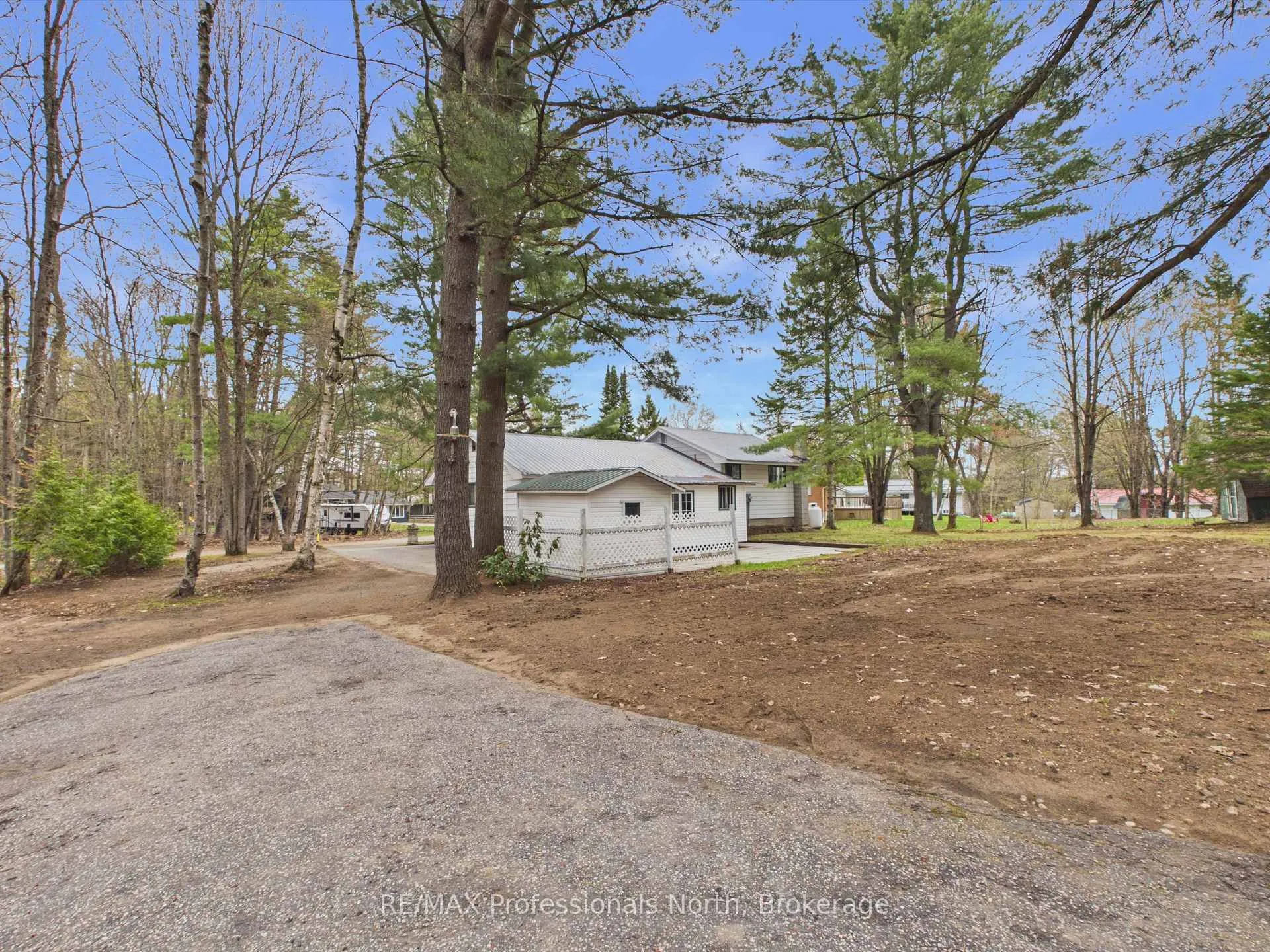 Photo 31 of 11 Beacon Lane, Bracebridge, Macaulay — HOMEH
