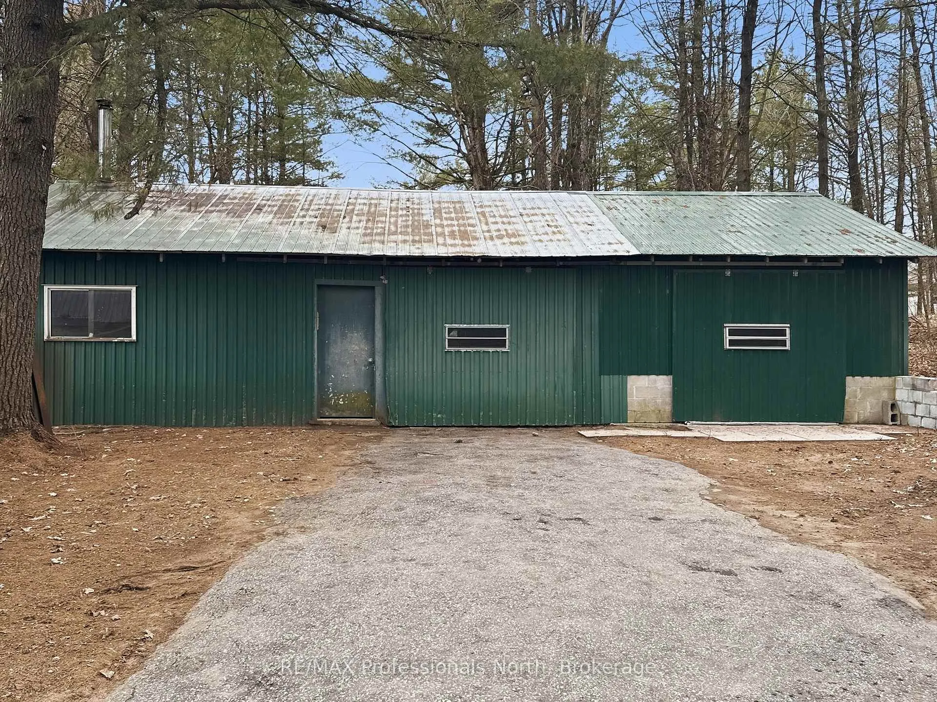 Photo 33 of 11 Beacon Lane, Bracebridge, Macaulay — HOMEH