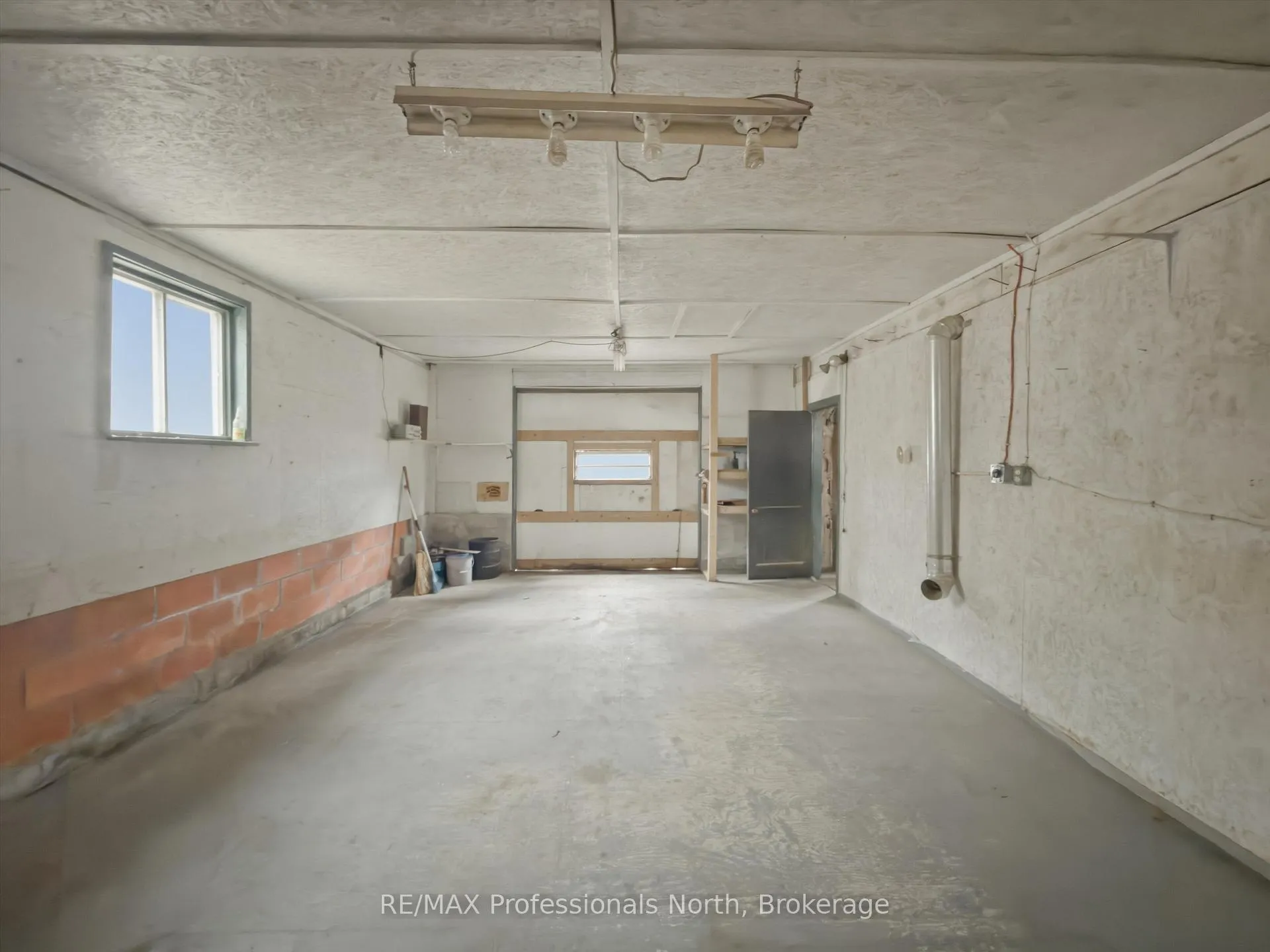 Photo 37 of 11 Beacon Lane, Bracebridge, Macaulay — HOMEH