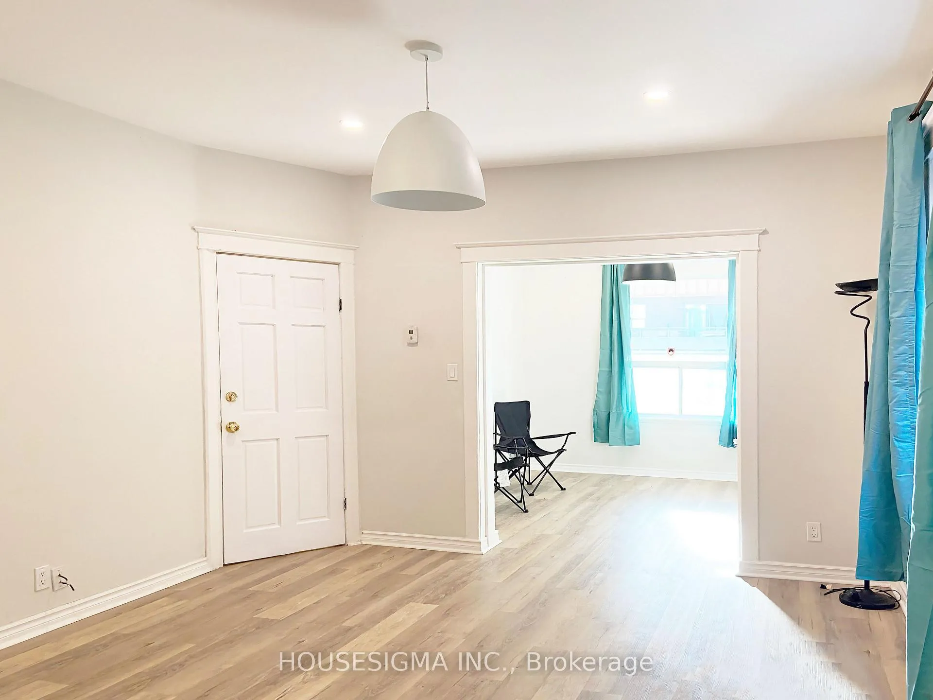 Photo 2 of 19 Erie Avenue, Hamilton, Stinson — HOMEH