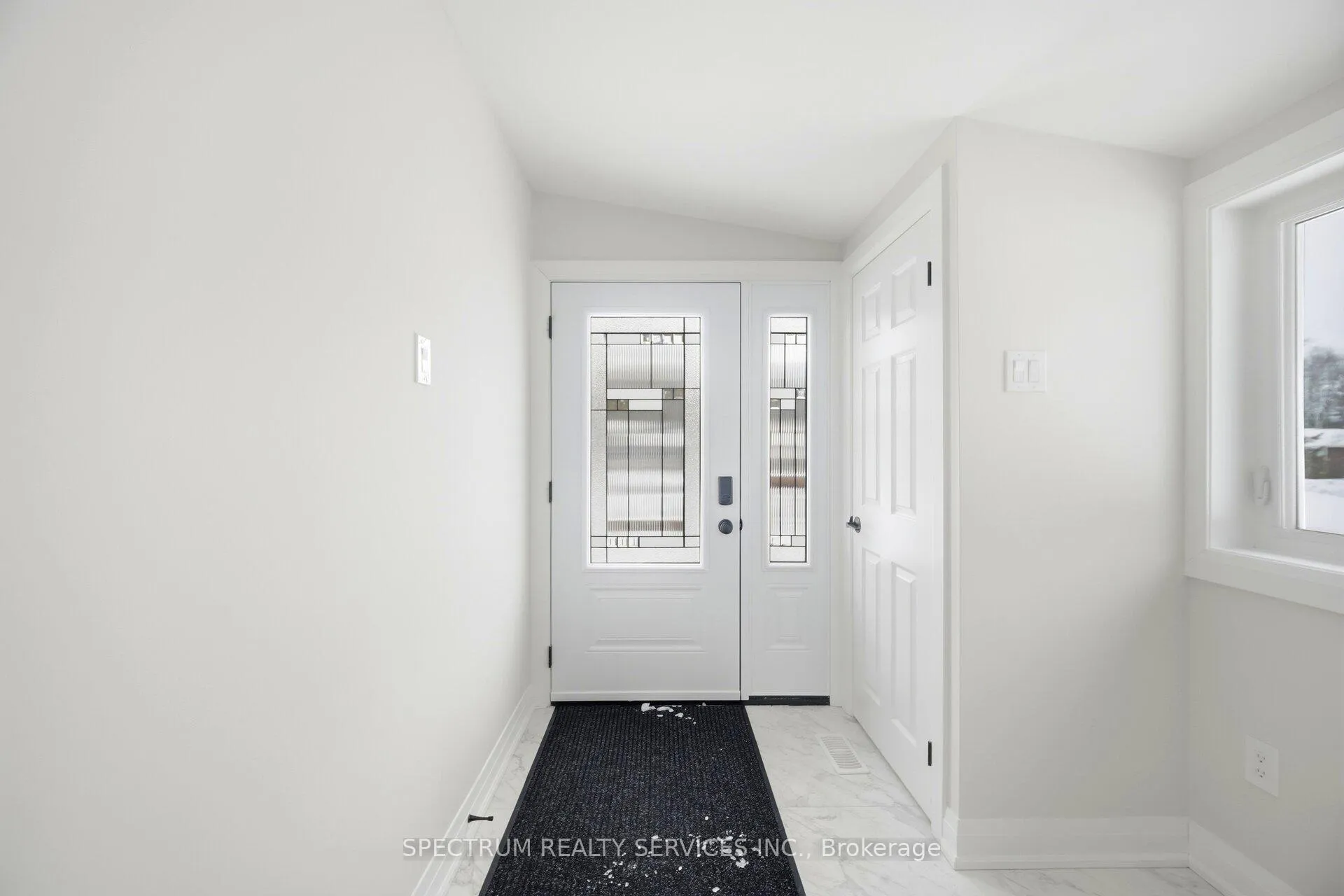 Photo 7 of 161 Antigua Drive, Wasaga Beach — HOMEH