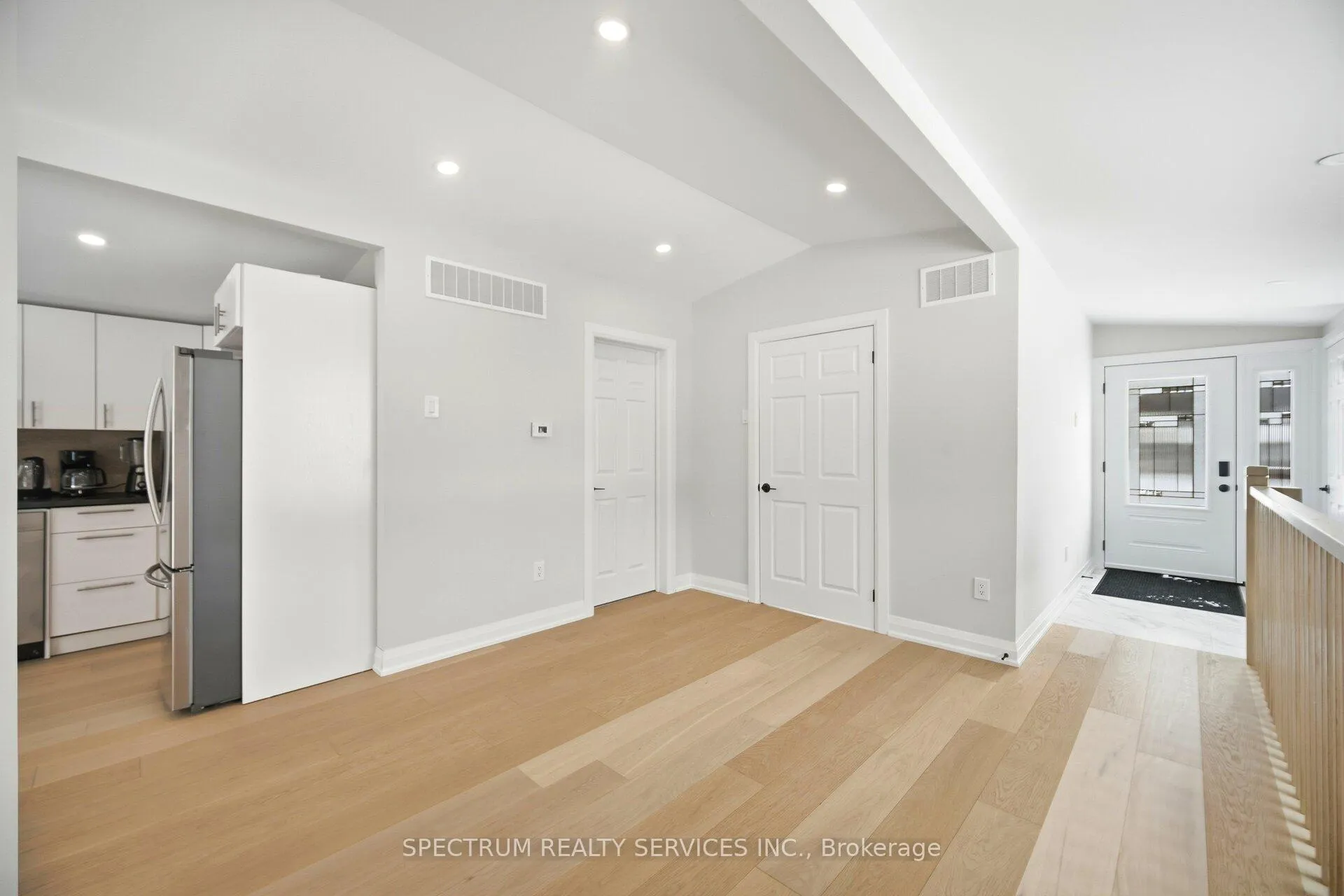 Photo 8 of 161 Antigua Drive, Wasaga Beach — HOMEH
