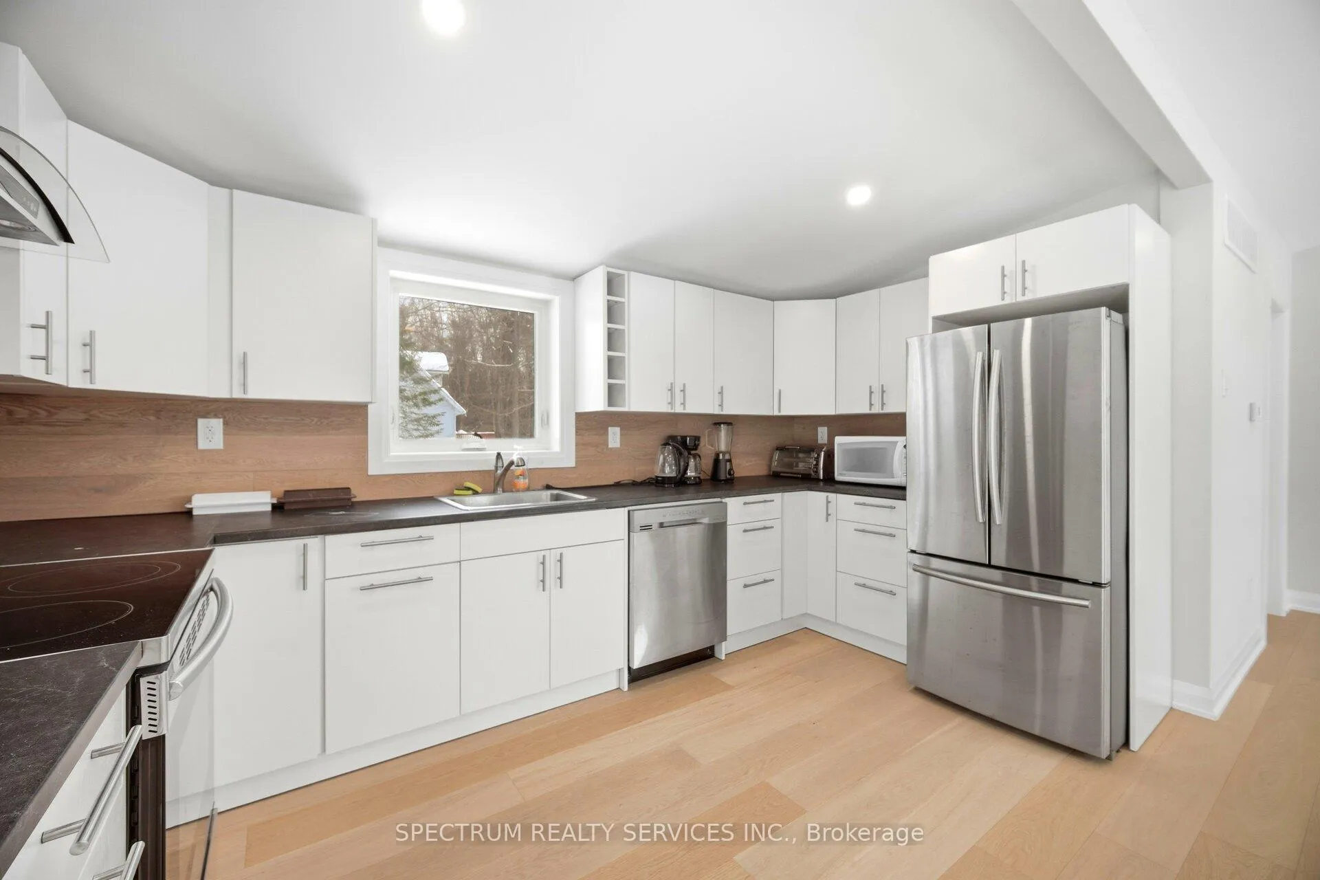 Photo 9 of 161 Antigua Drive, Wasaga Beach — HOMEH