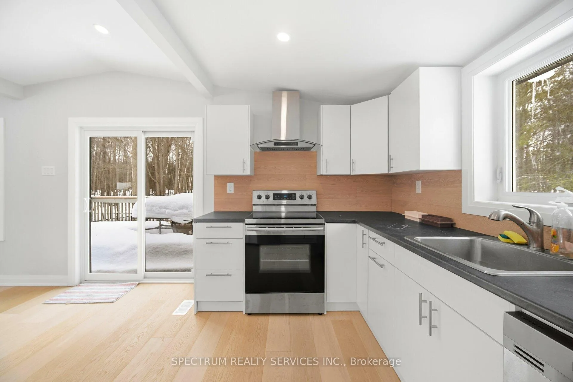 Photo 10 of 161 Antigua Drive, Wasaga Beach — HOMEH