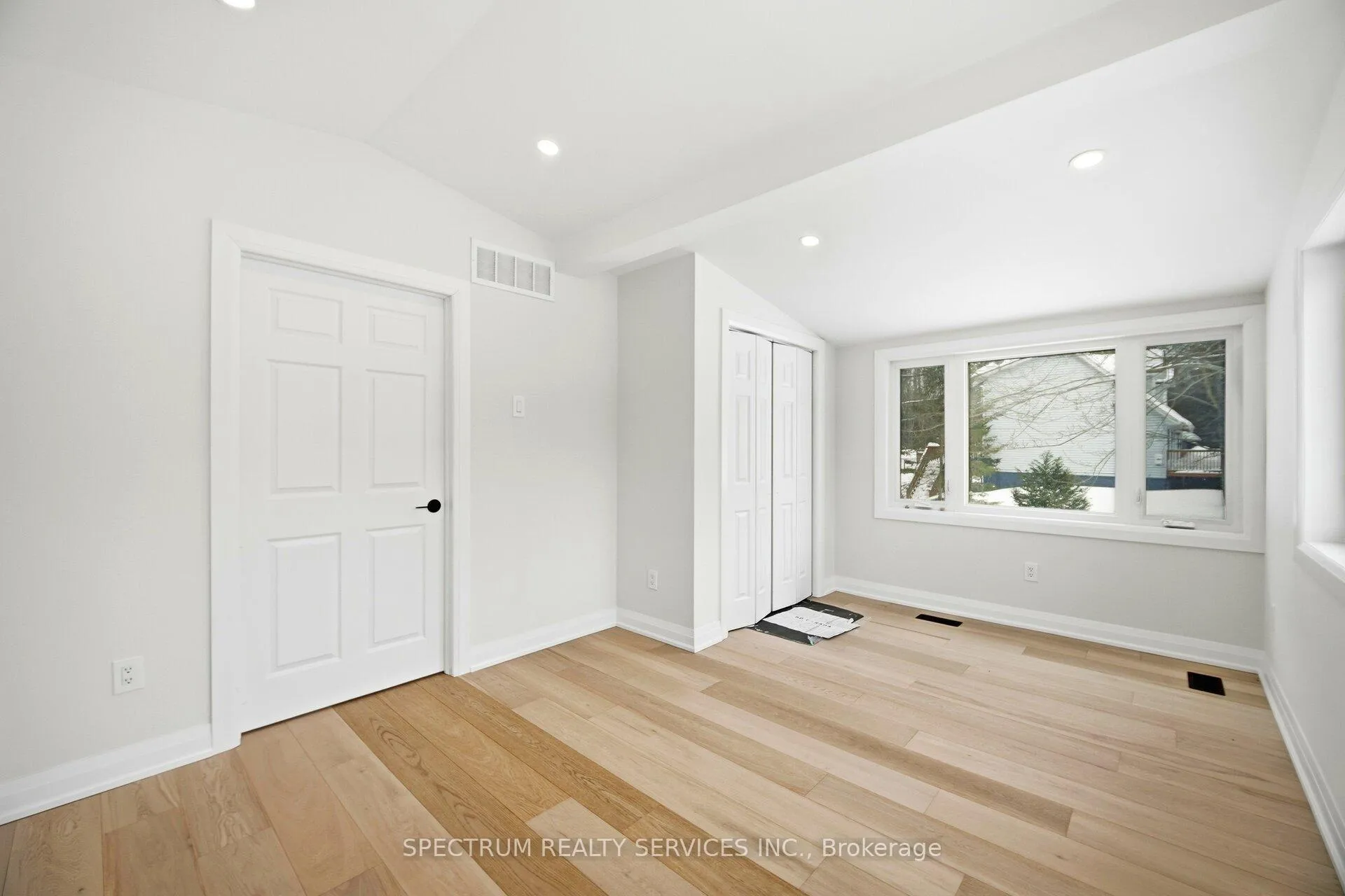 Photo 18 of 161 Antigua Drive, Wasaga Beach — HOMEH
