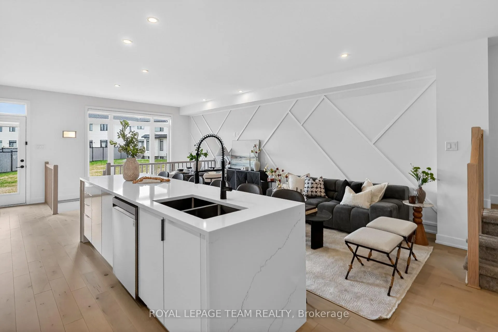 Photo 5 of 528 Corretto Place, Ottawa, Barrhaven - Heritage Park — HOMEH