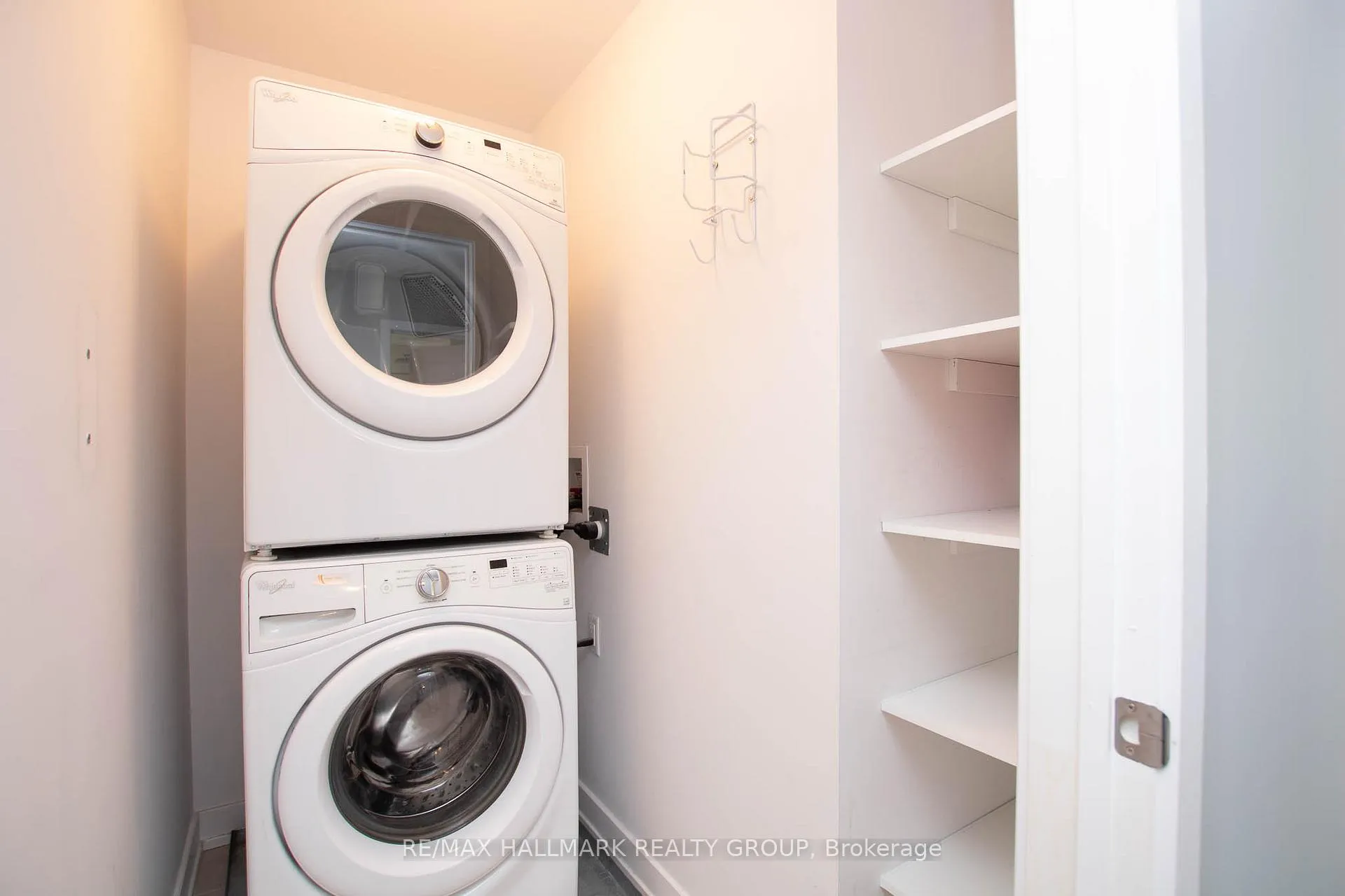 Photo 26 of 20 Aquamarine Private, Ottawa, Chateauneuf — HOMEH