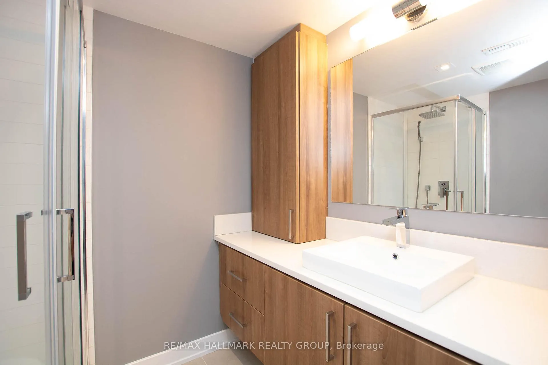 Photo 32 of 20 Aquamarine Private, Ottawa, Chateauneuf — HOMEH