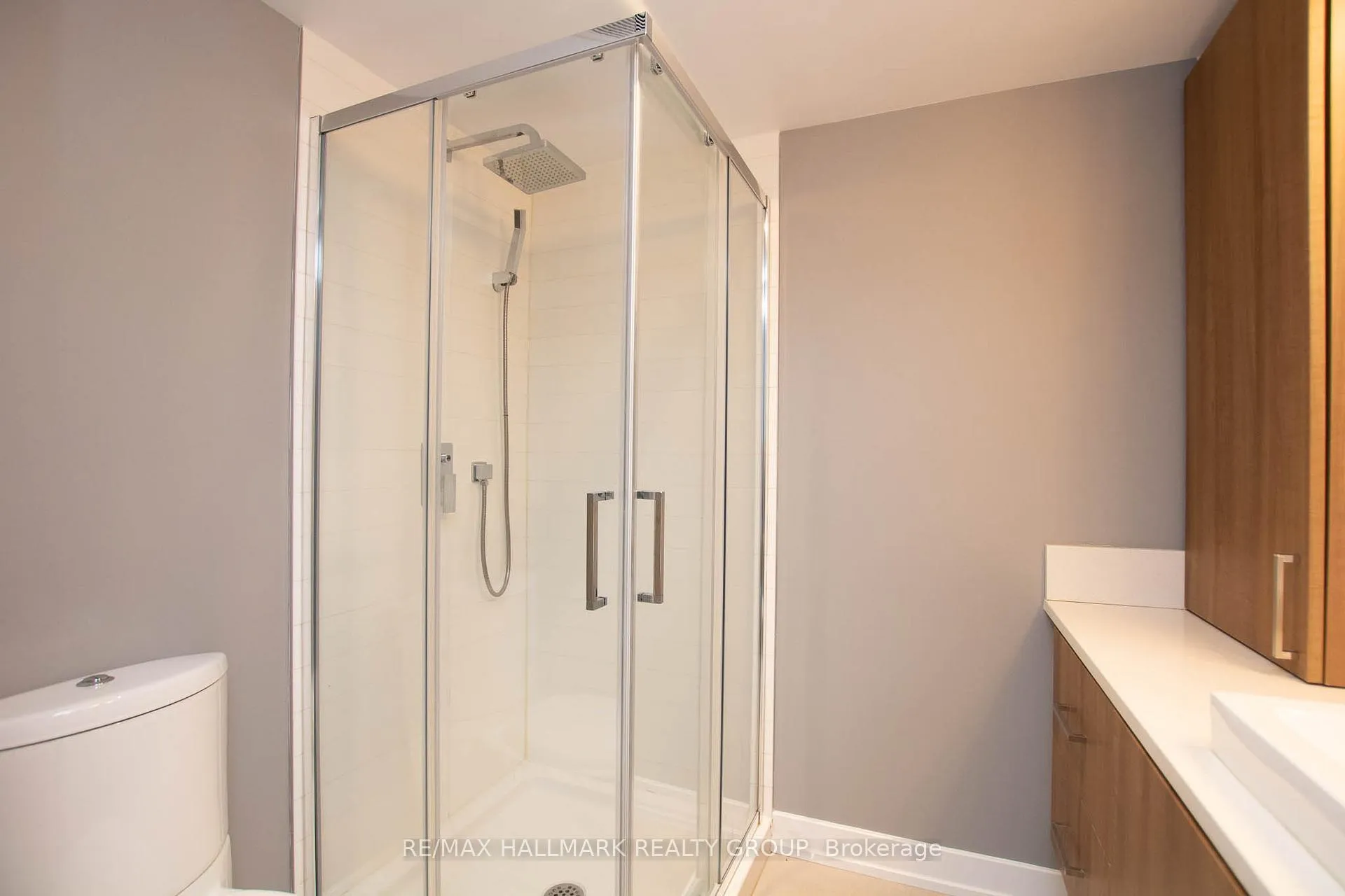 Photo 33 of 20 Aquamarine Private, Ottawa, Chateauneuf — HOMEH