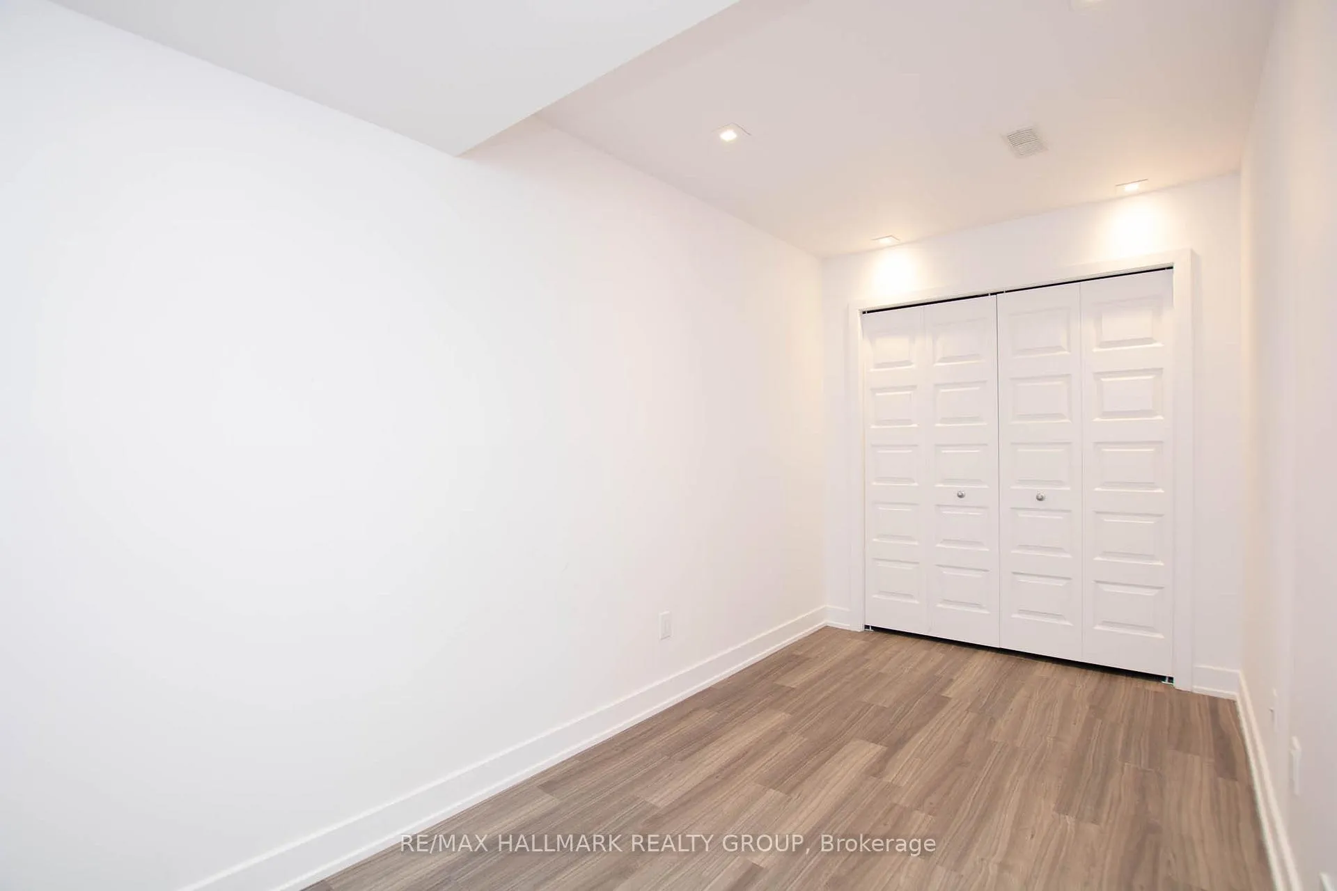 Photo 37 of 20 Aquamarine Private, Ottawa, Chateauneuf — HOMEH