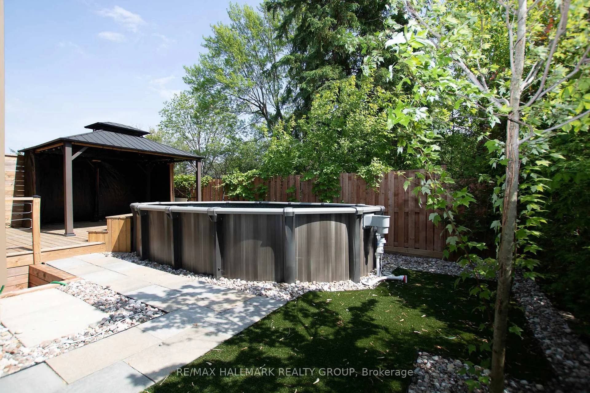 Photo 38 of 20 Aquamarine Private, Ottawa, Chateauneuf — HOMEH