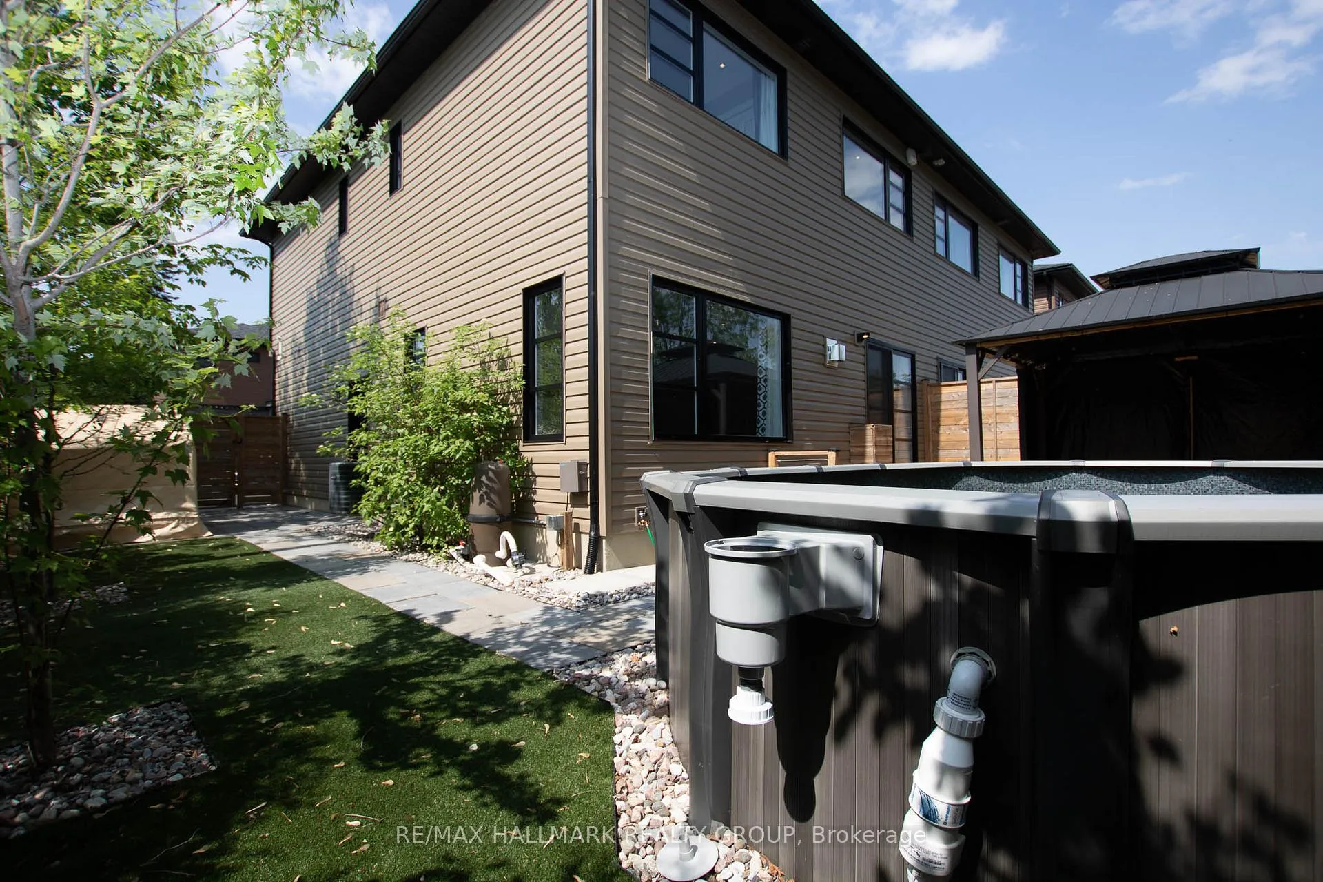 Photo 42 of 20 Aquamarine Private, Ottawa, Chateauneuf — HOMEH