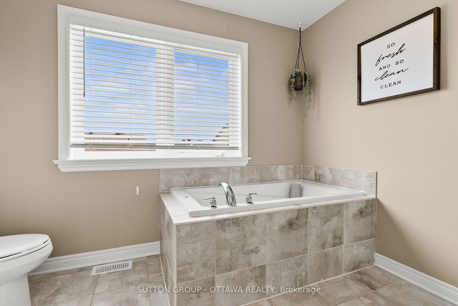 Photo 20 of 42 Peever Place, Carleton Place — HOMEH