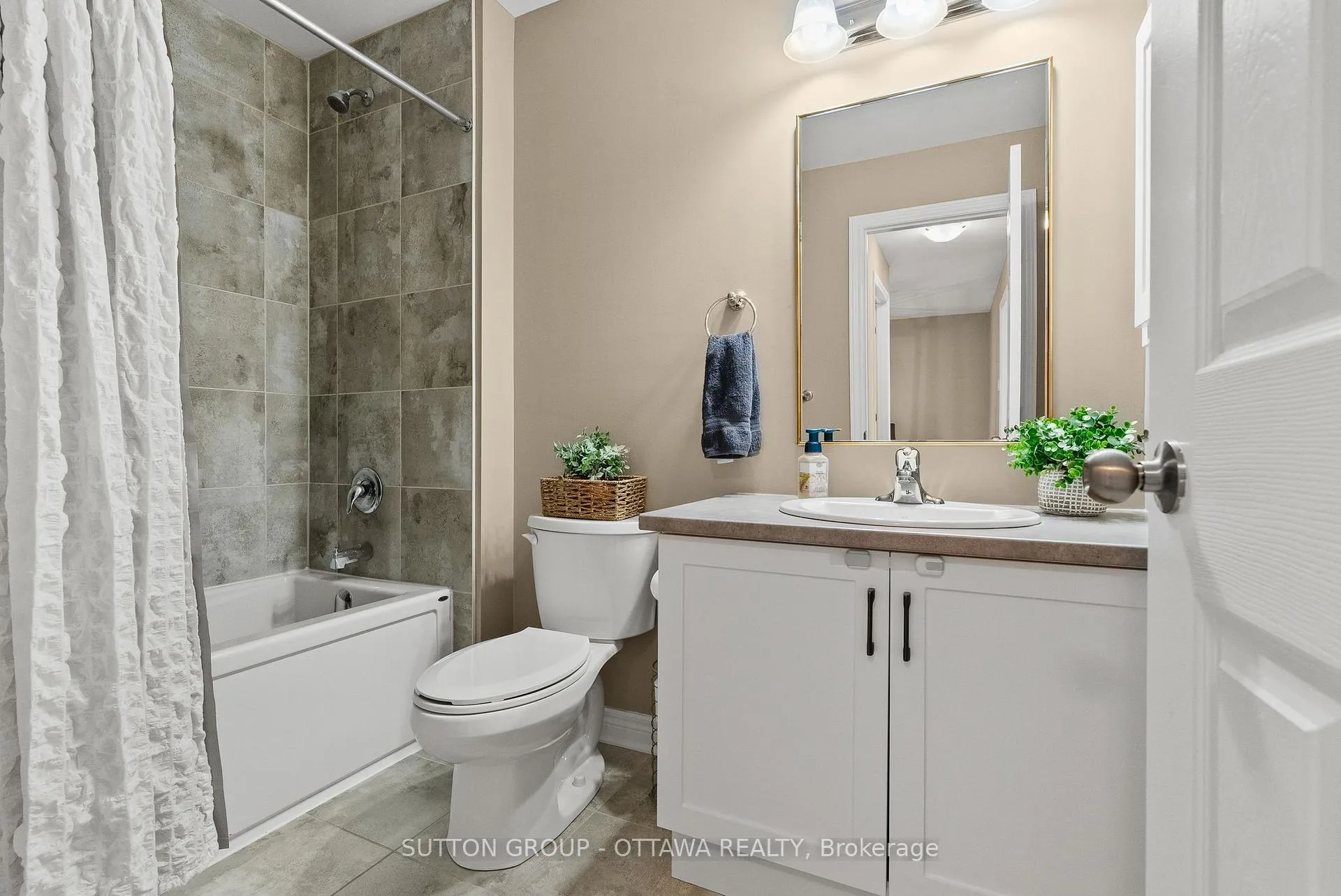 Photo 25 of 42 Peever Place, Carleton Place — HOMEH