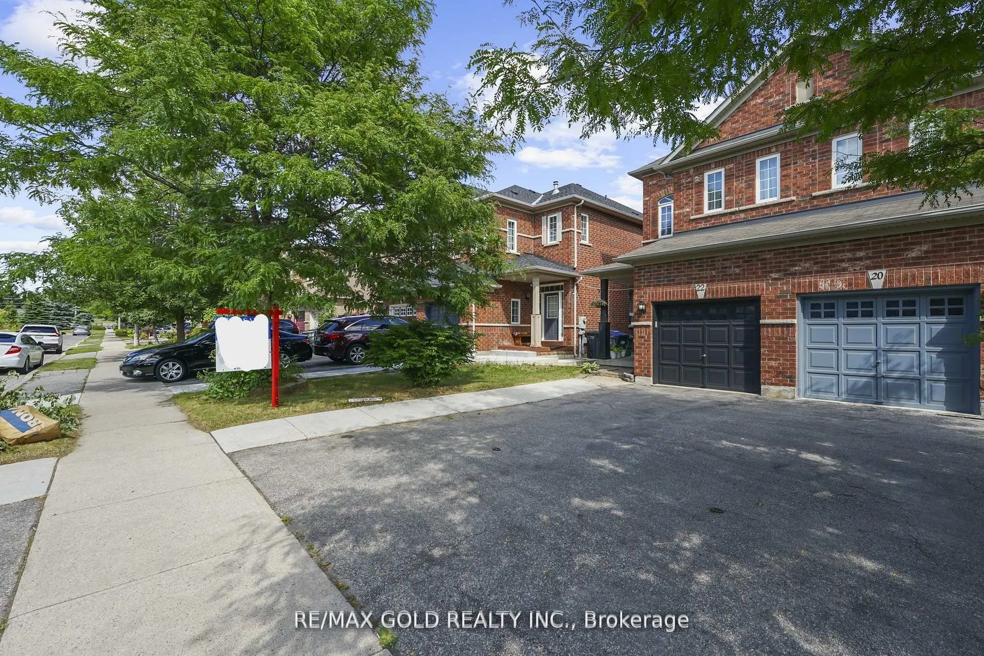Photo 2 of 22 Nathaniel Crescent, Brampton, Bram West — HOMEH