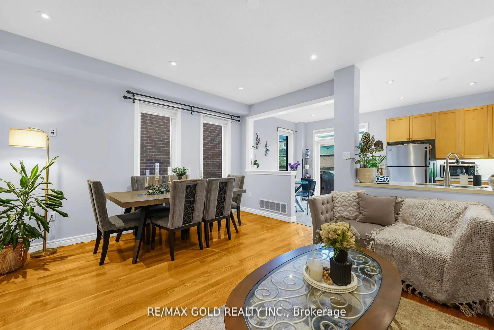 Photo 11 of 22 Nathaniel Crescent, Brampton, Bram West — HOMEH