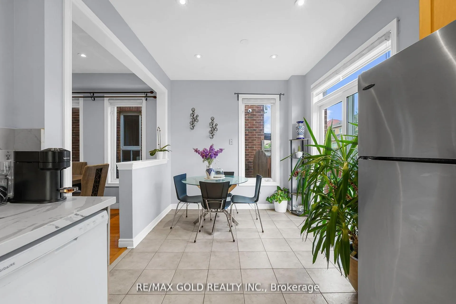 Photo 15 of 22 Nathaniel Crescent, Brampton, Bram West — HOMEH
