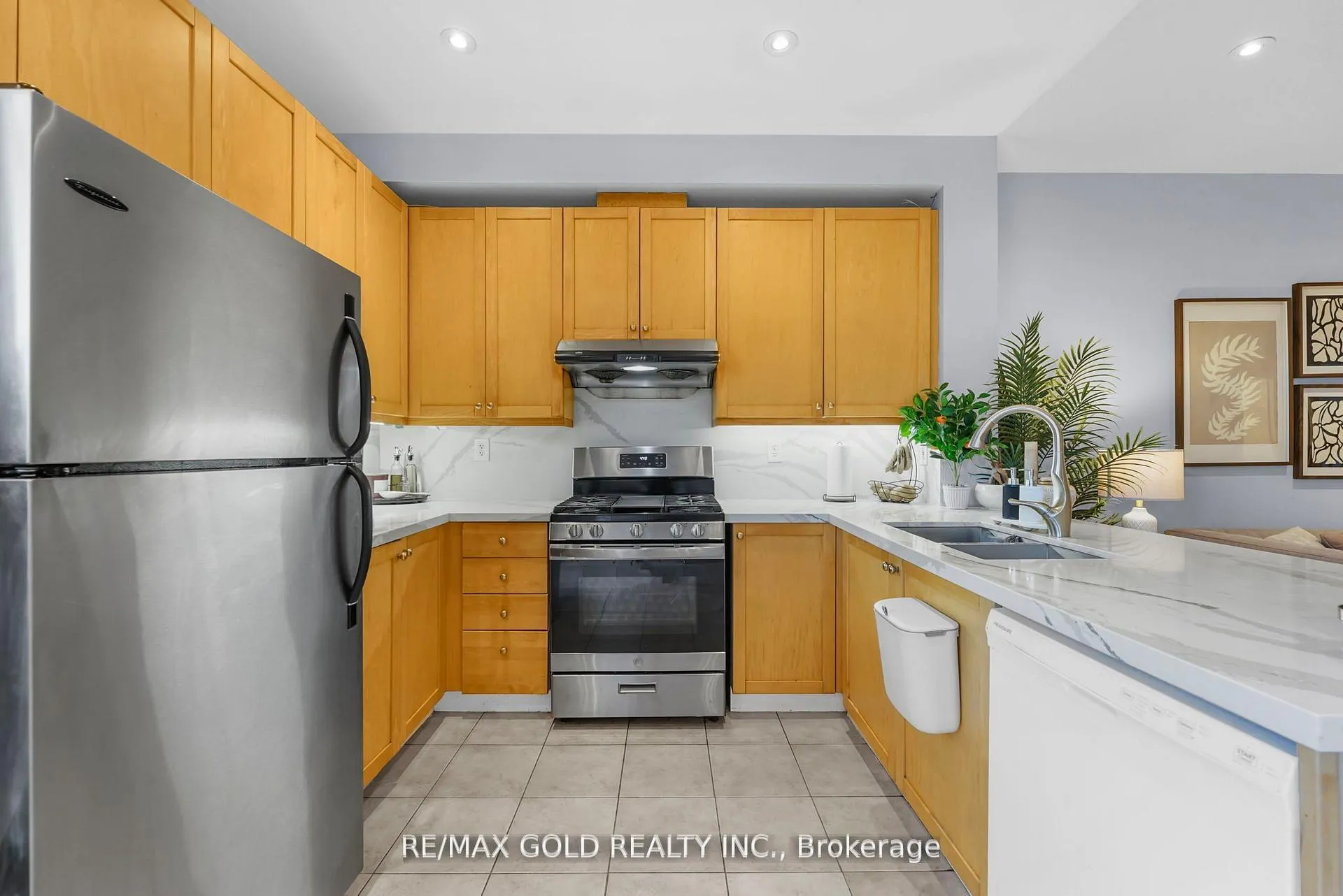 Photo 19 of 22 Nathaniel Crescent, Brampton, Bram West — HOMEH