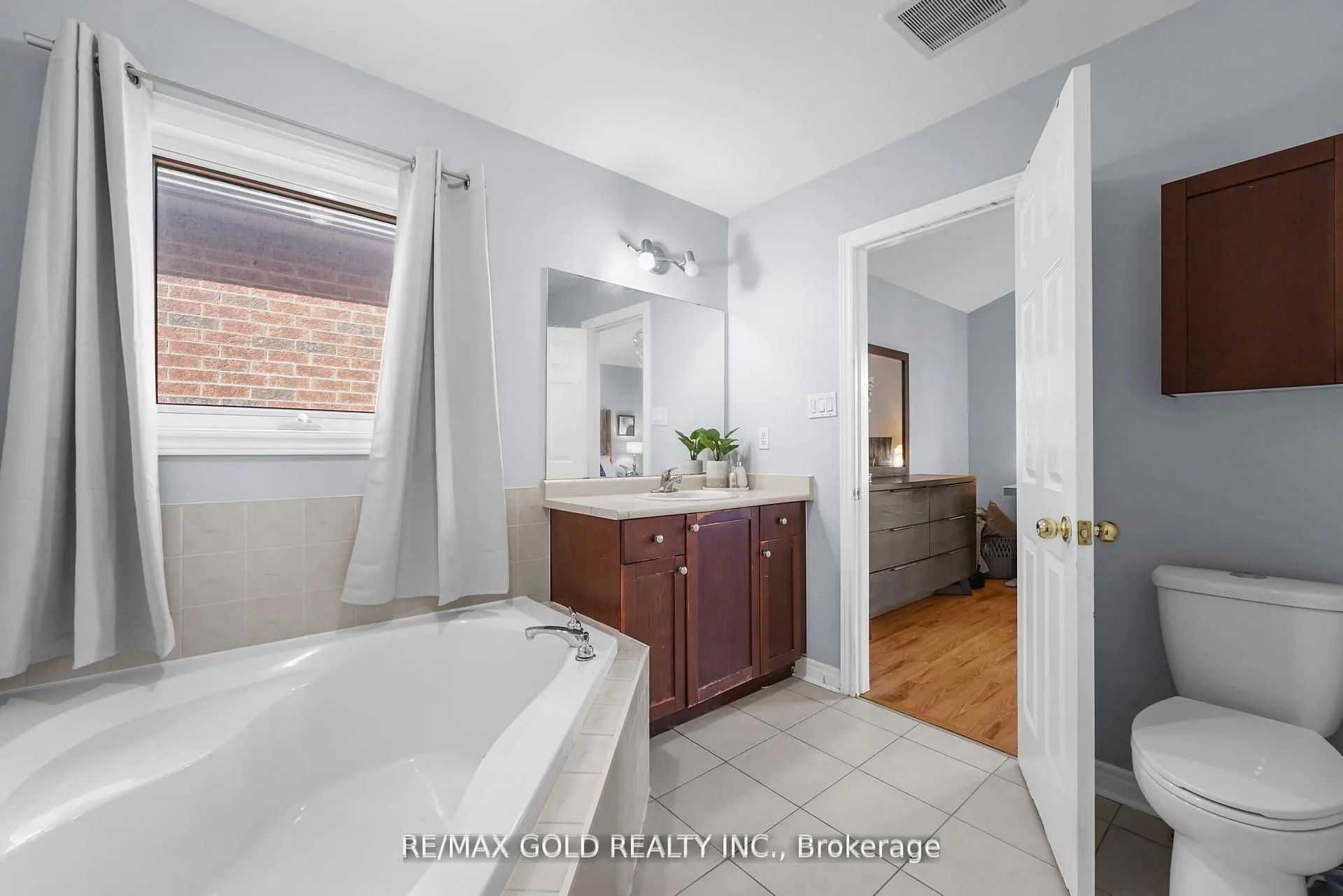 Photo 36 of 22 Nathaniel Crescent, Brampton, Bram West — HOMEH