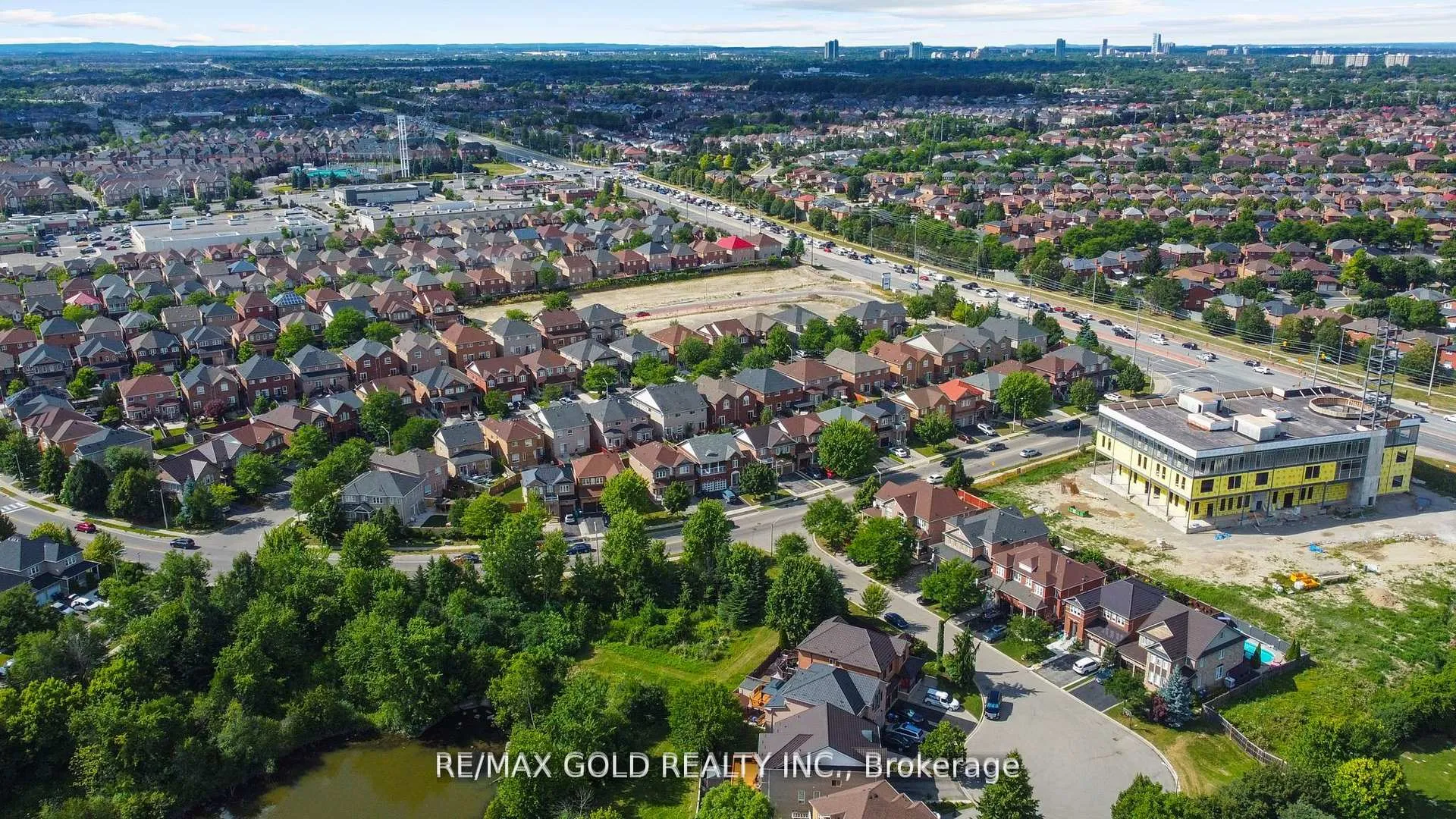 Photo 49 of 22 Nathaniel Crescent, Brampton, Bram West — HOMEH