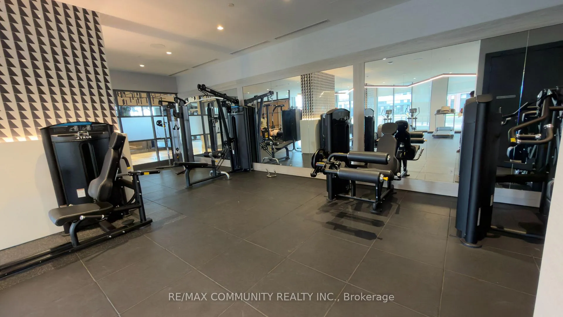 Photo 4 of Unit 319, 2545 Simcoe Street N, Oshawa, Windfields — HOMEH
