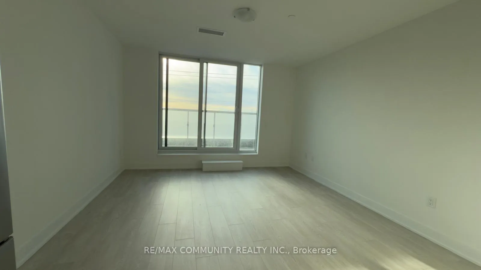 Photo 11 of Unit 319, 2545 Simcoe Street N, Oshawa, Windfields — HOMEH
