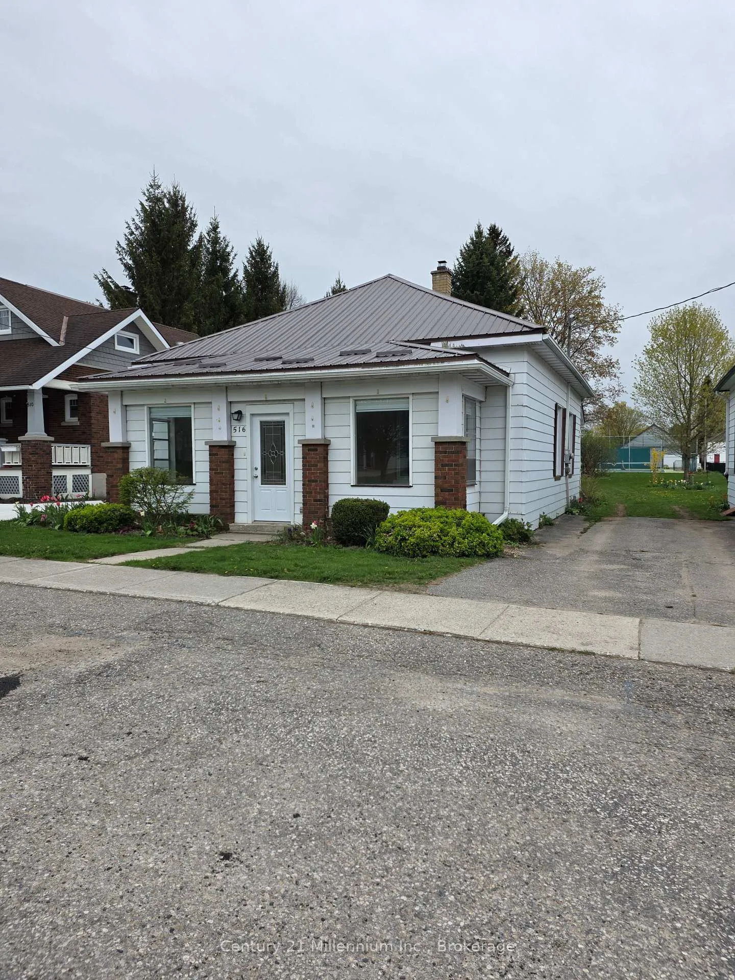 Photo 2 of 516 Rose Street, Huron-Kinloss, Lucknow — HOMEH