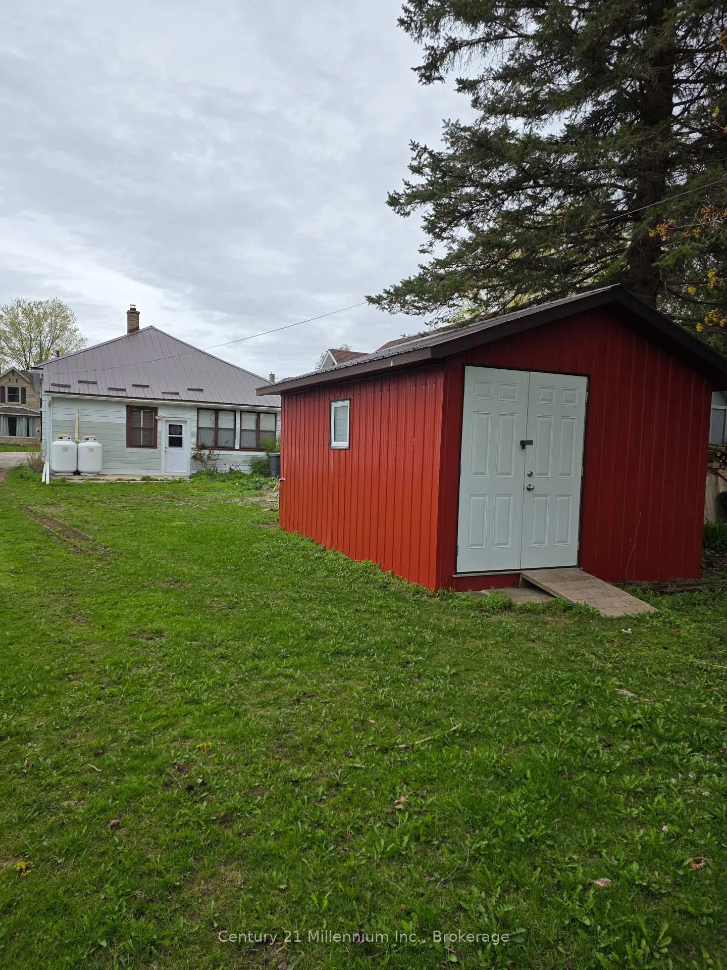 Photo 21 of 516 Rose Street, Huron-Kinloss, Lucknow — HOMEH