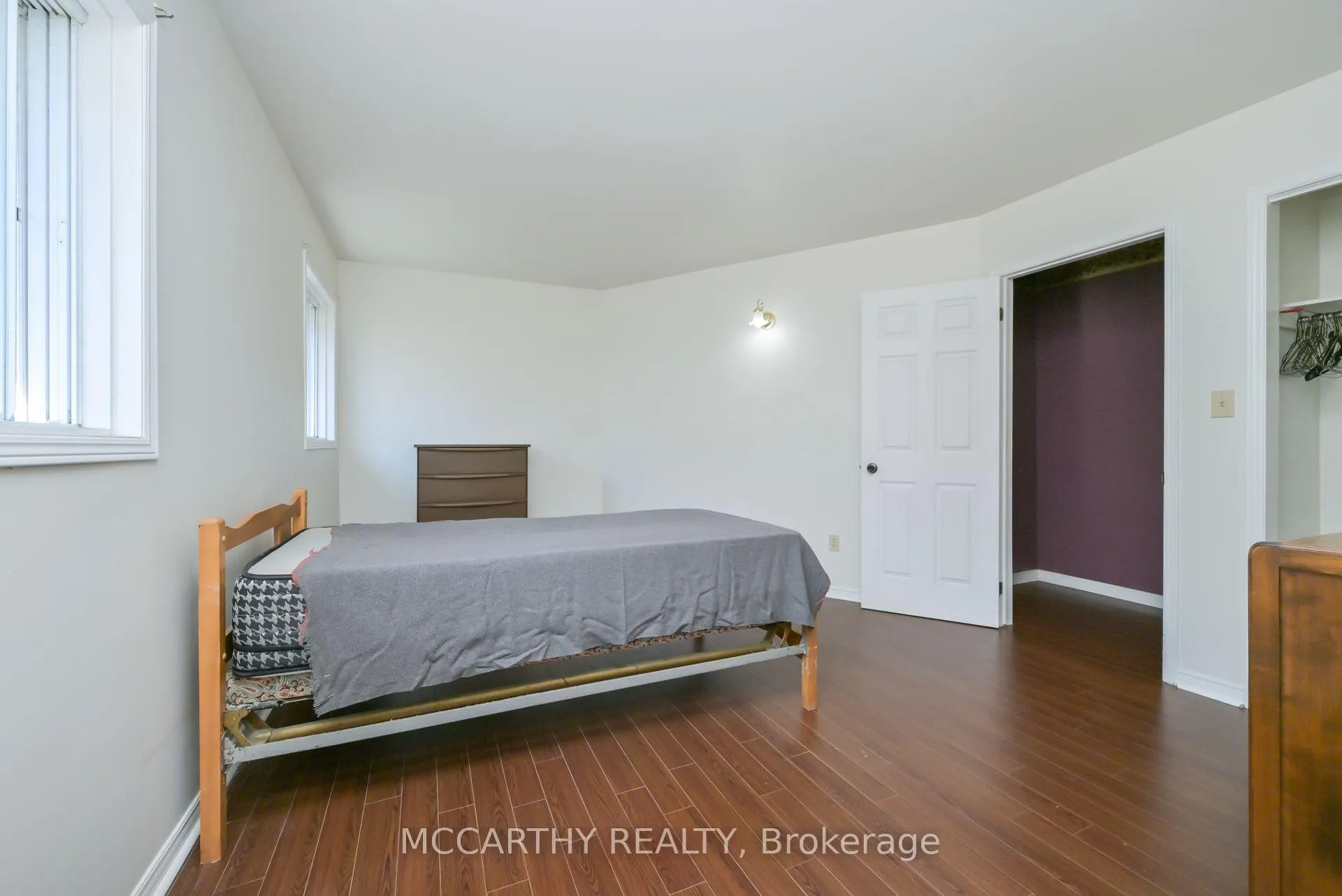 Photo 13 of 28 Wilson Crescent, Southgate — HOMEH