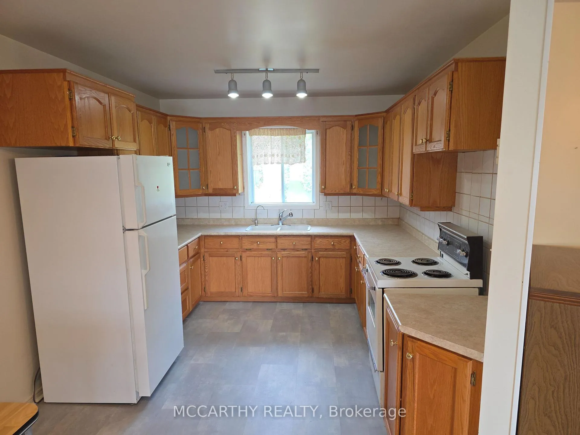 Photo 32 of 28 Wilson Crescent, Southgate — HOMEH
