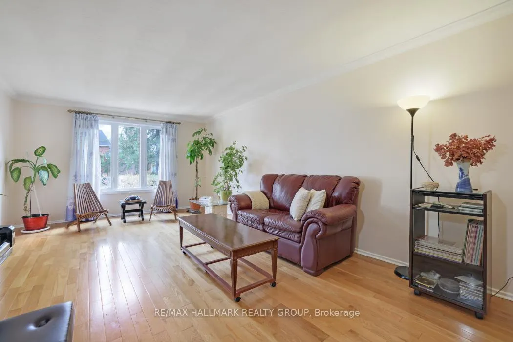 Photo 8 of 2003 Hollybrook Crescent, Ottawa, Beacon Hill North — HOMEH