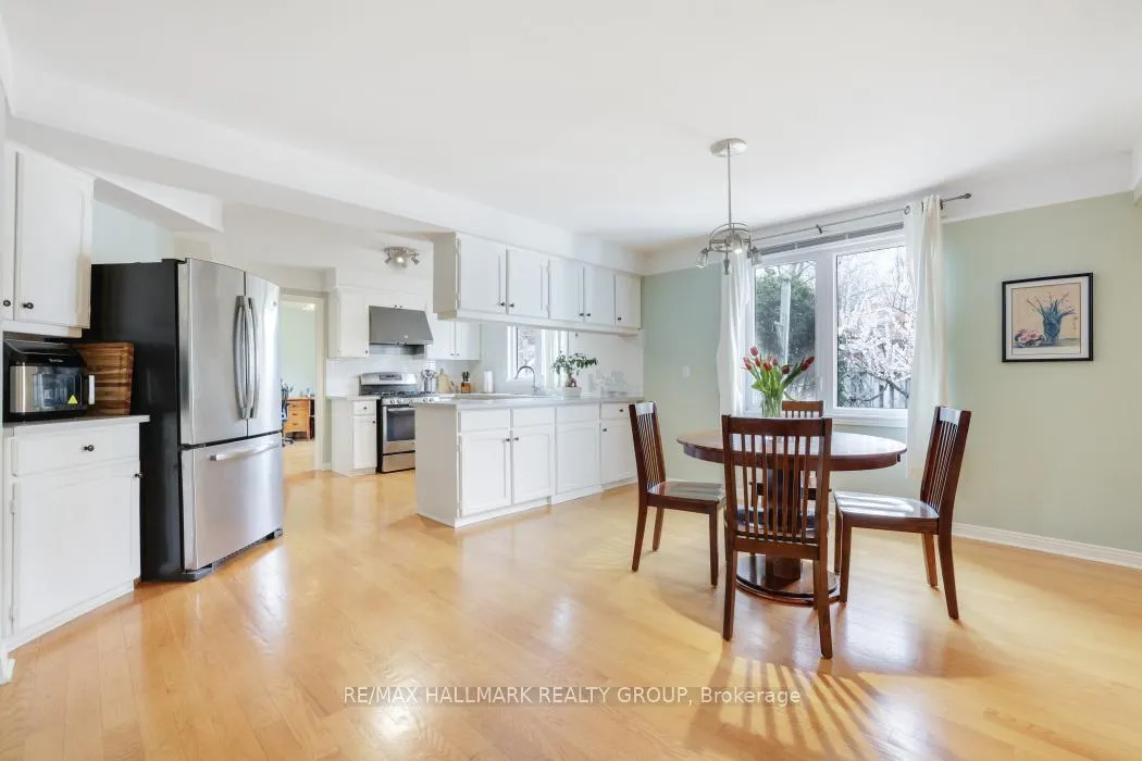 Photo 11 of 2003 Hollybrook Crescent, Ottawa, Beacon Hill North — HOMEH